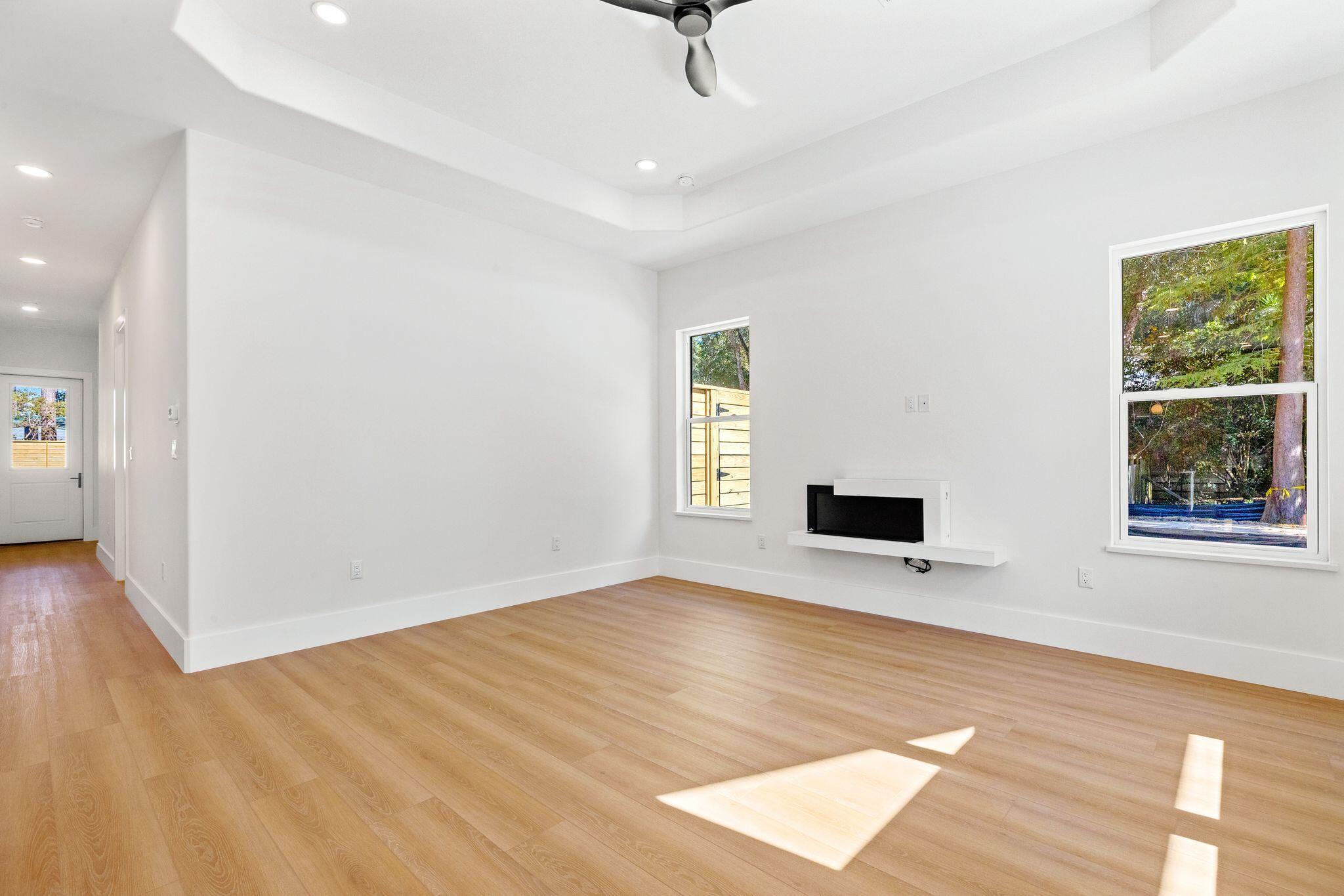 MAGNOLIA BEACH - Residential