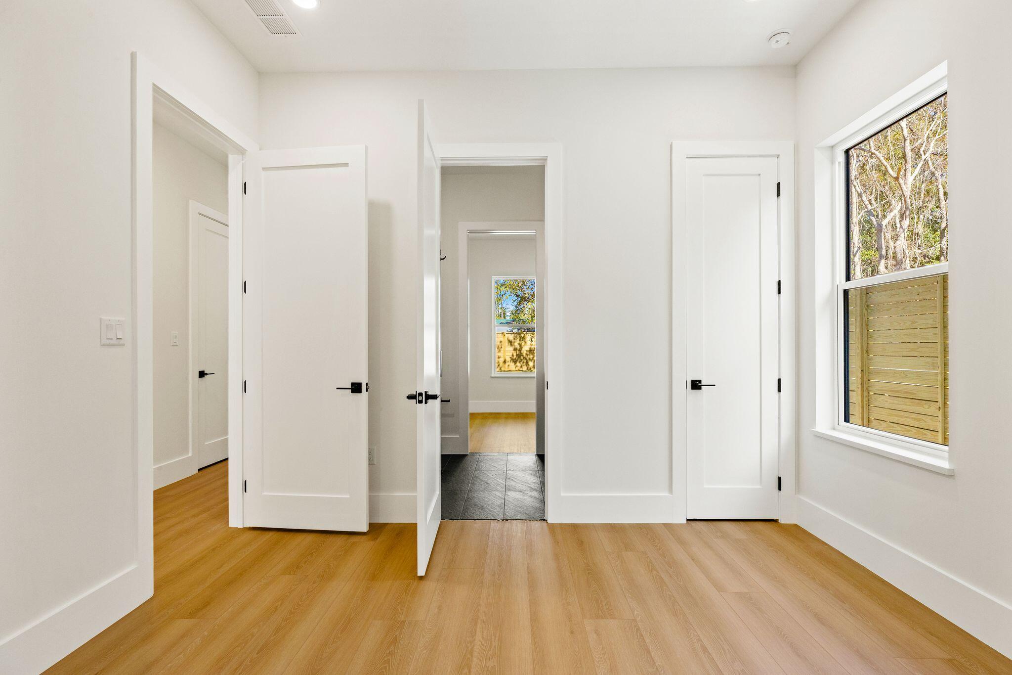 MAGNOLIA BEACH - Residential