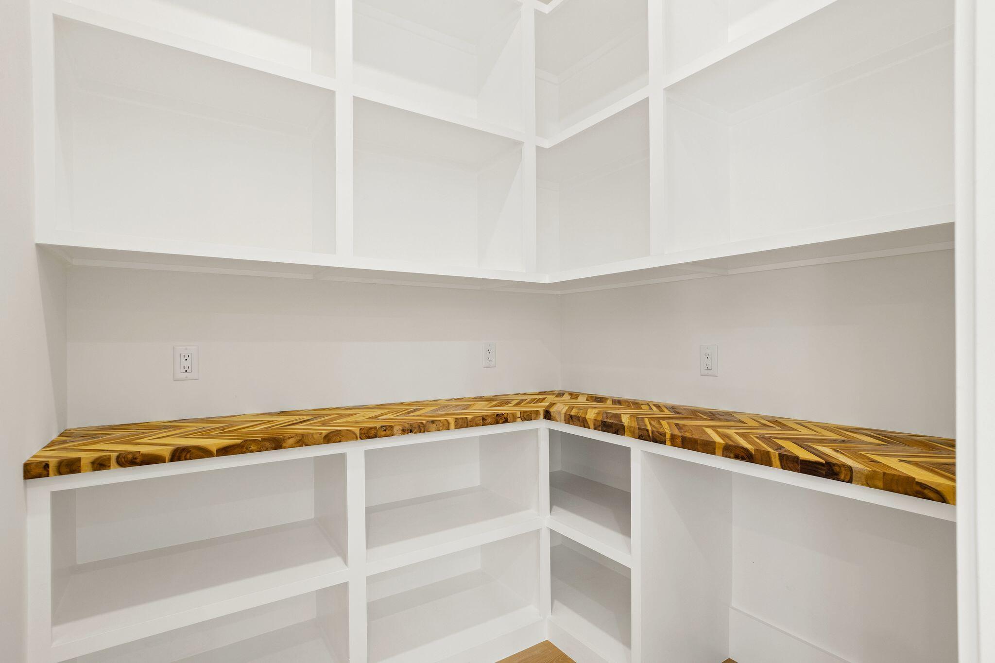 MAGNOLIA BEACH - Residential