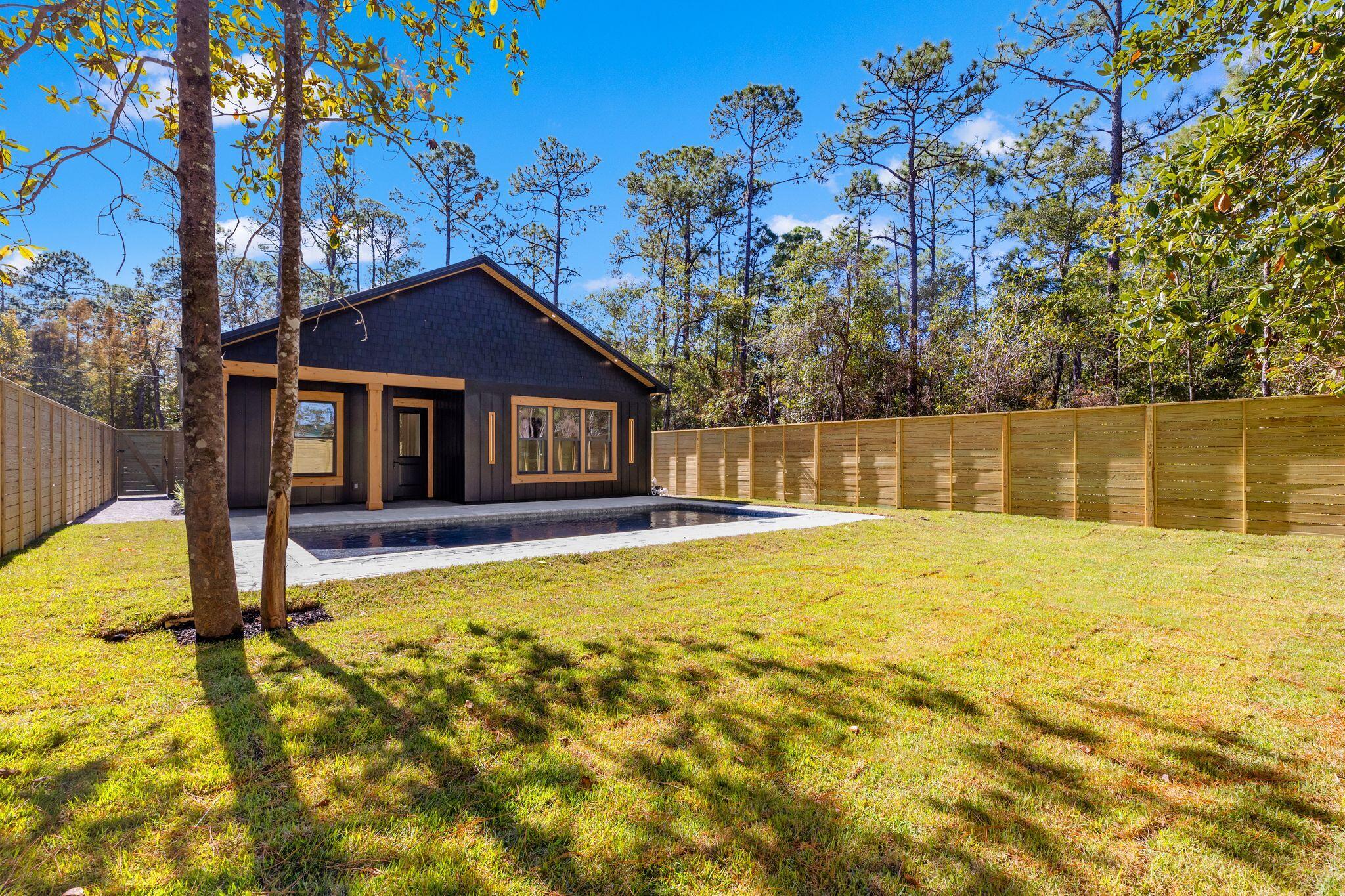 MAGNOLIA BEACH - Residential