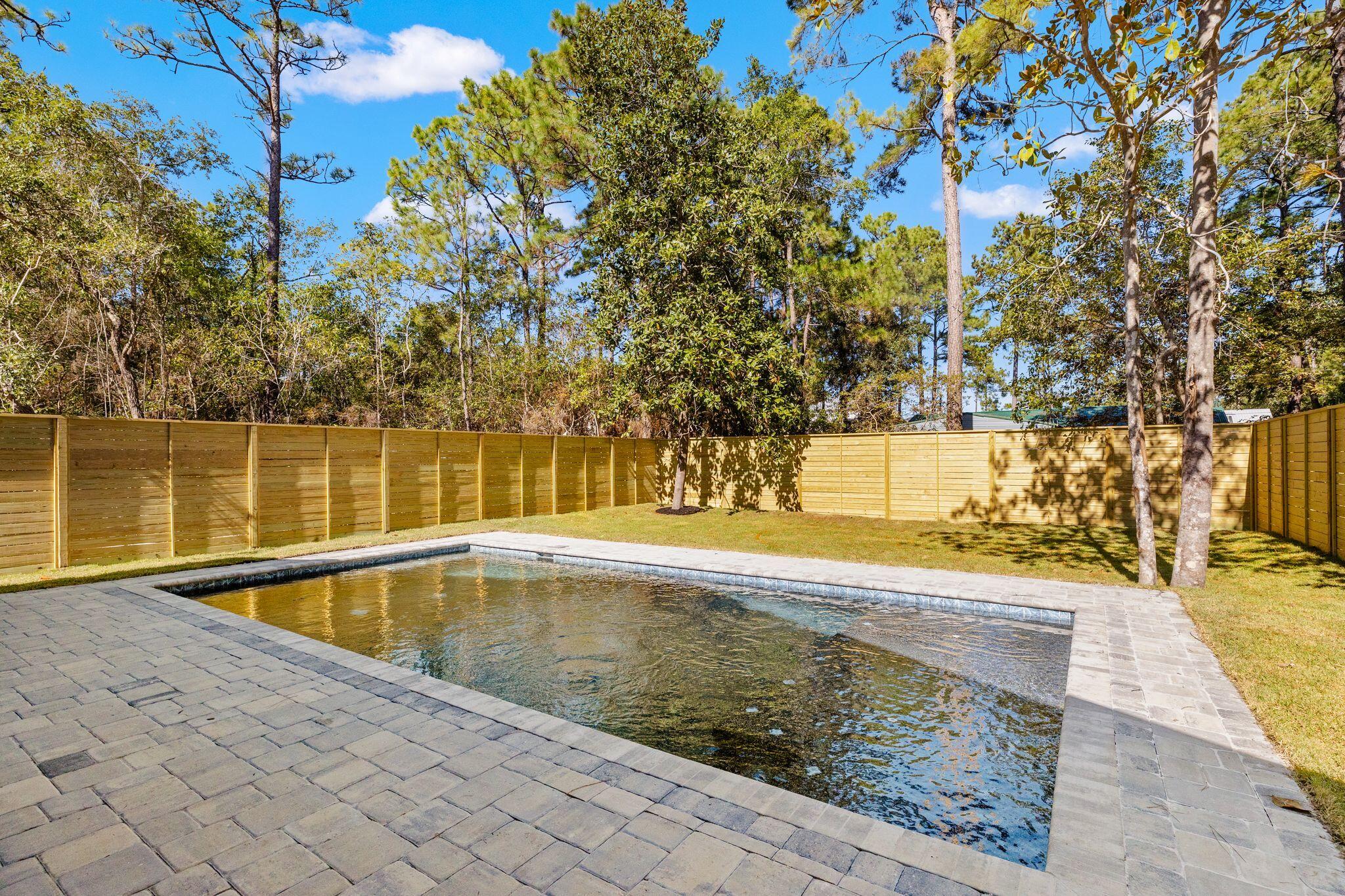 MAGNOLIA BEACH - Residential