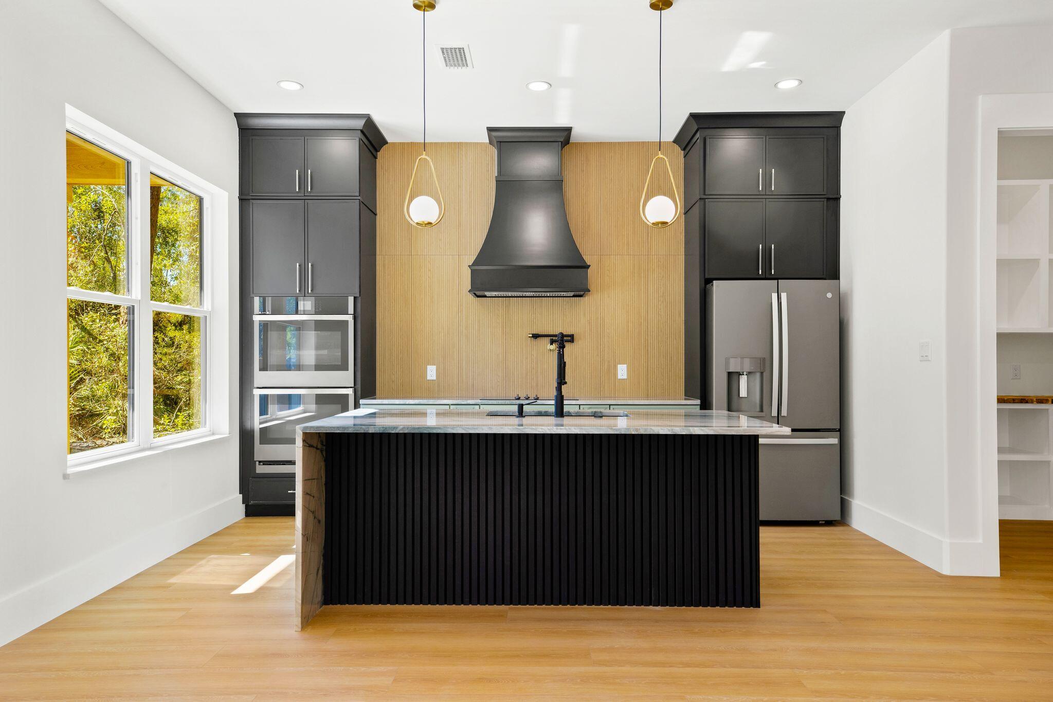 MAGNOLIA BEACH - Residential