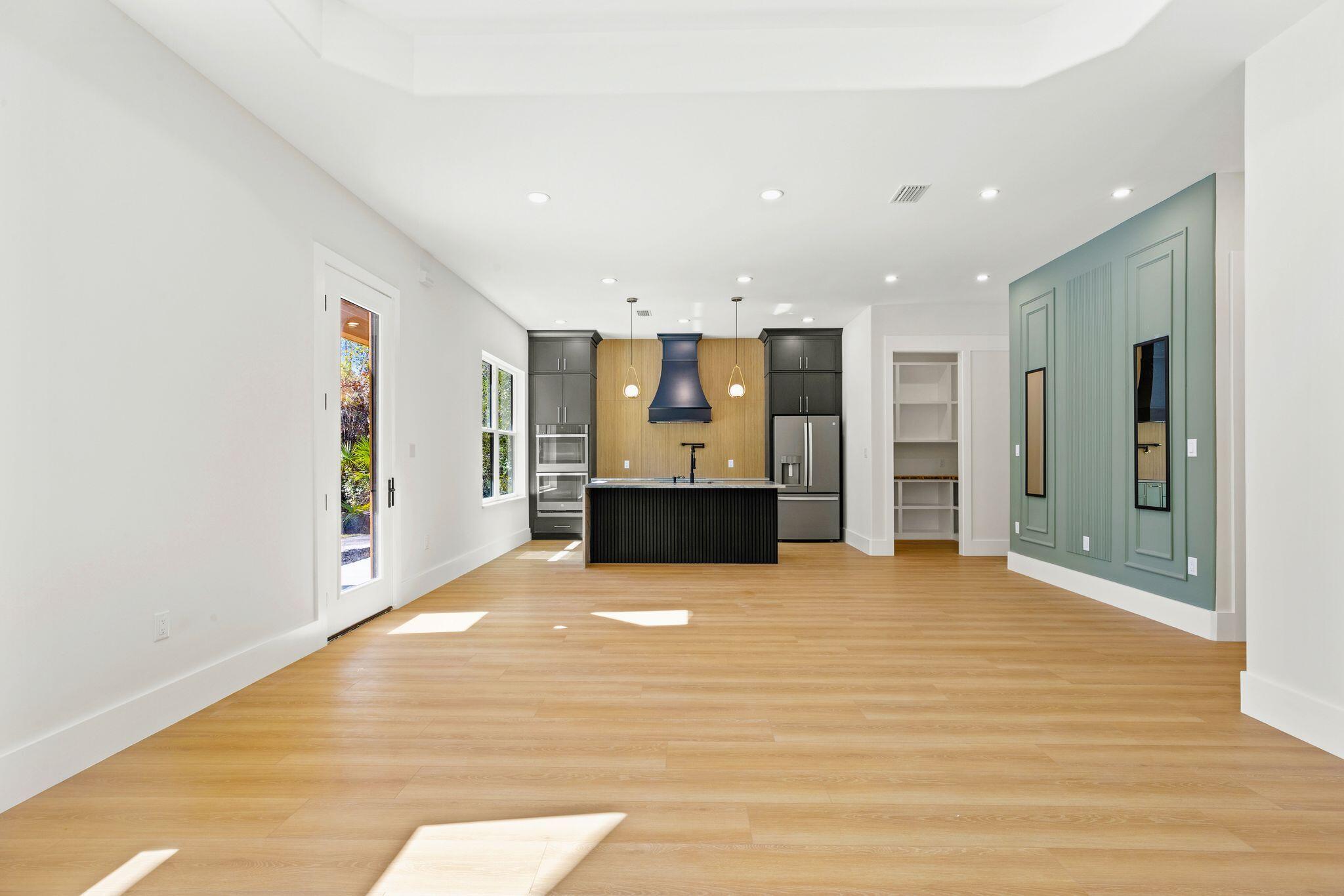 MAGNOLIA BEACH - Residential