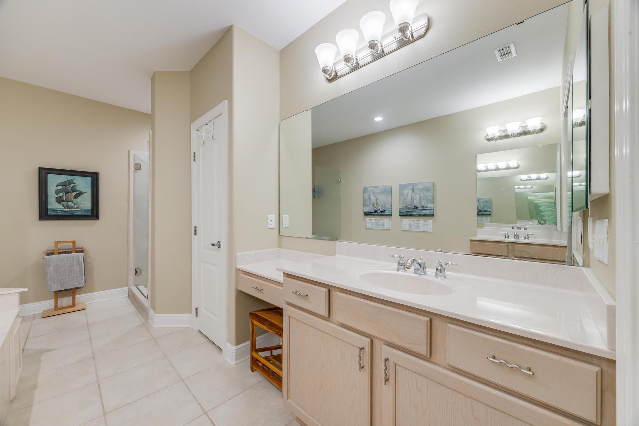 DIAMOND LAKES - Residential