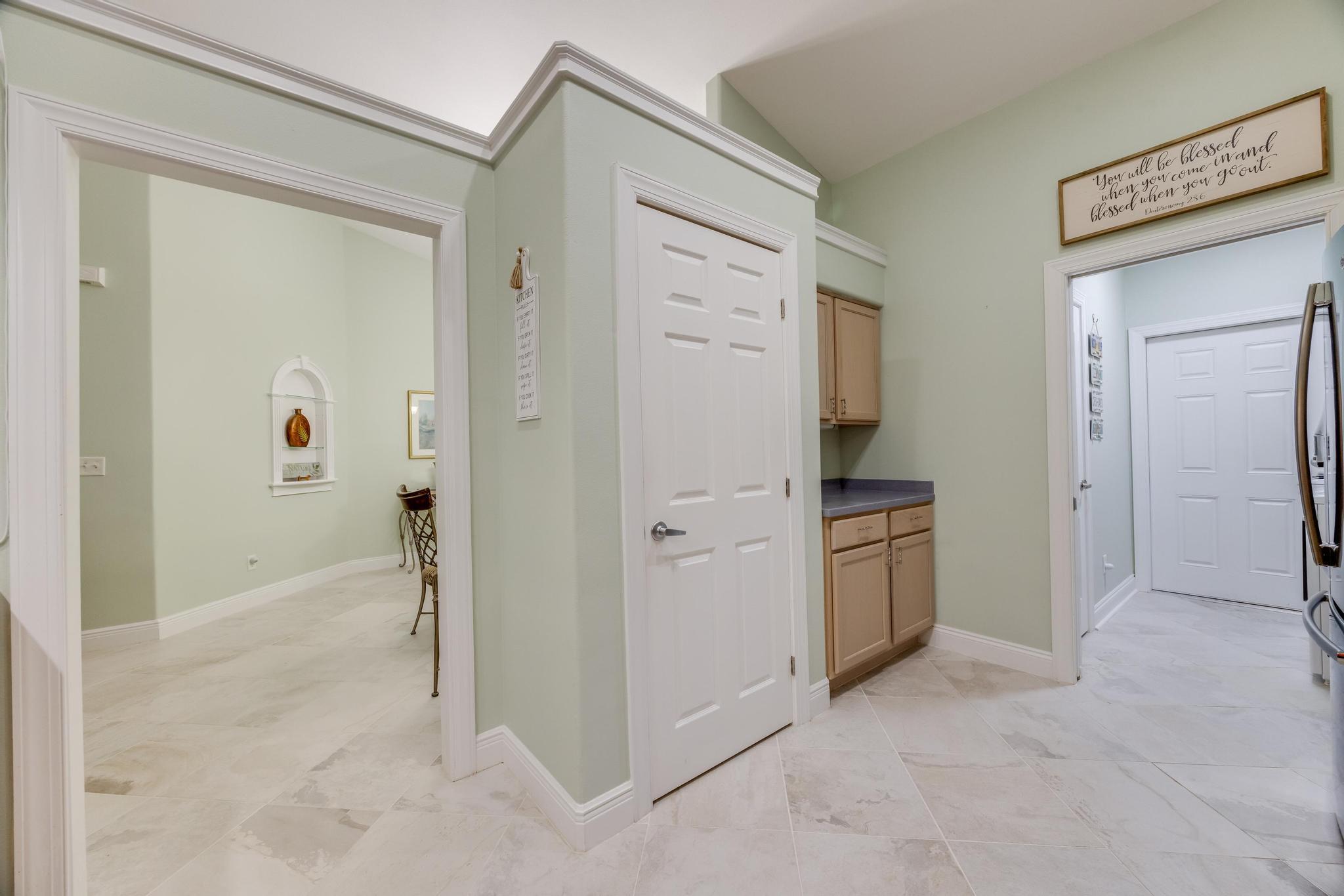 DIAMOND LAKES - Residential