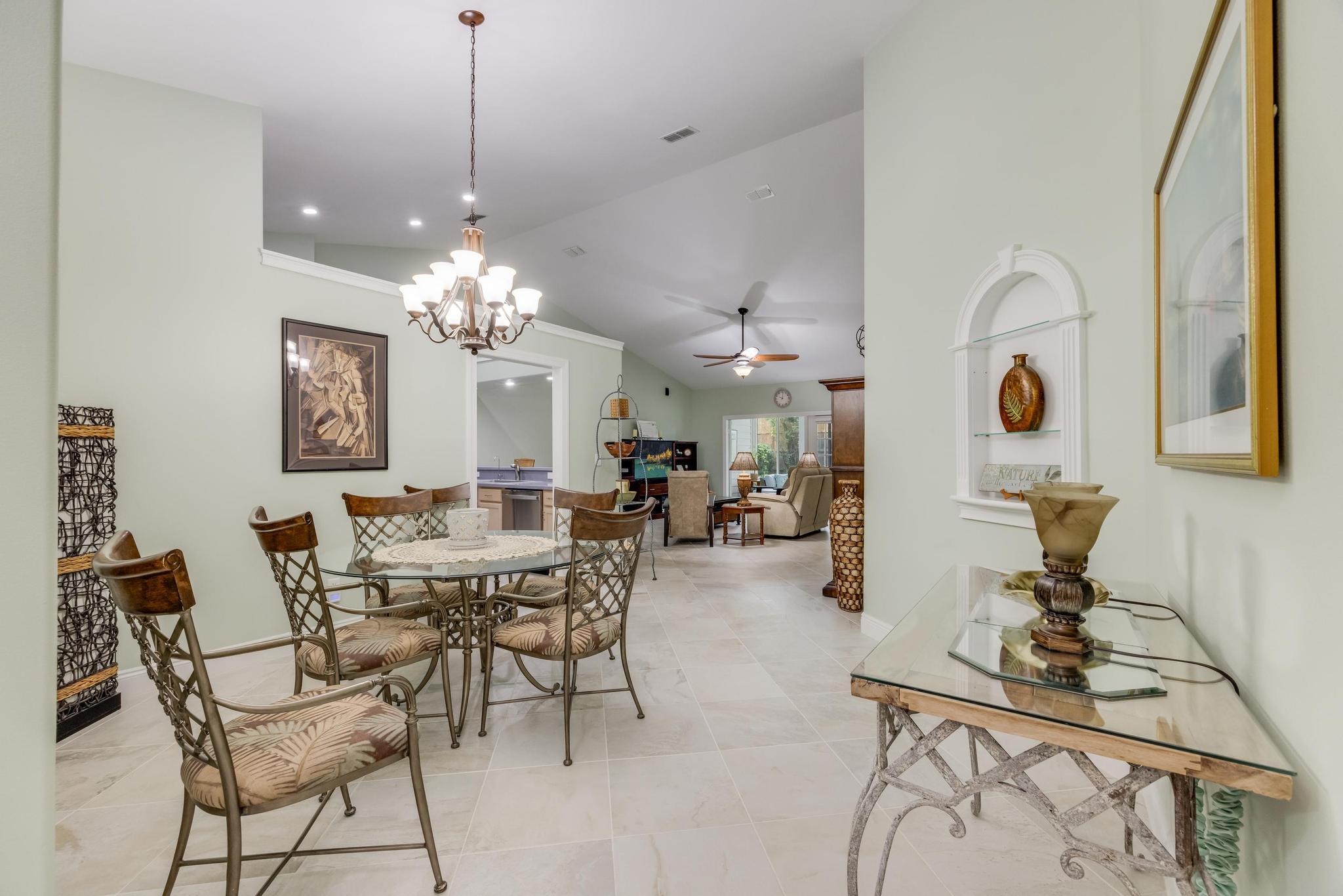 DIAMOND LAKES - Residential