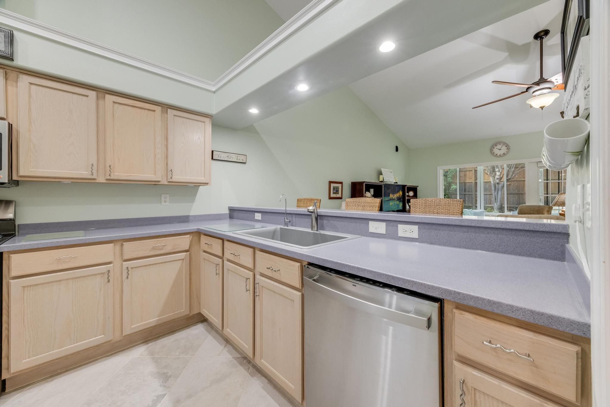 DIAMOND LAKES - Residential