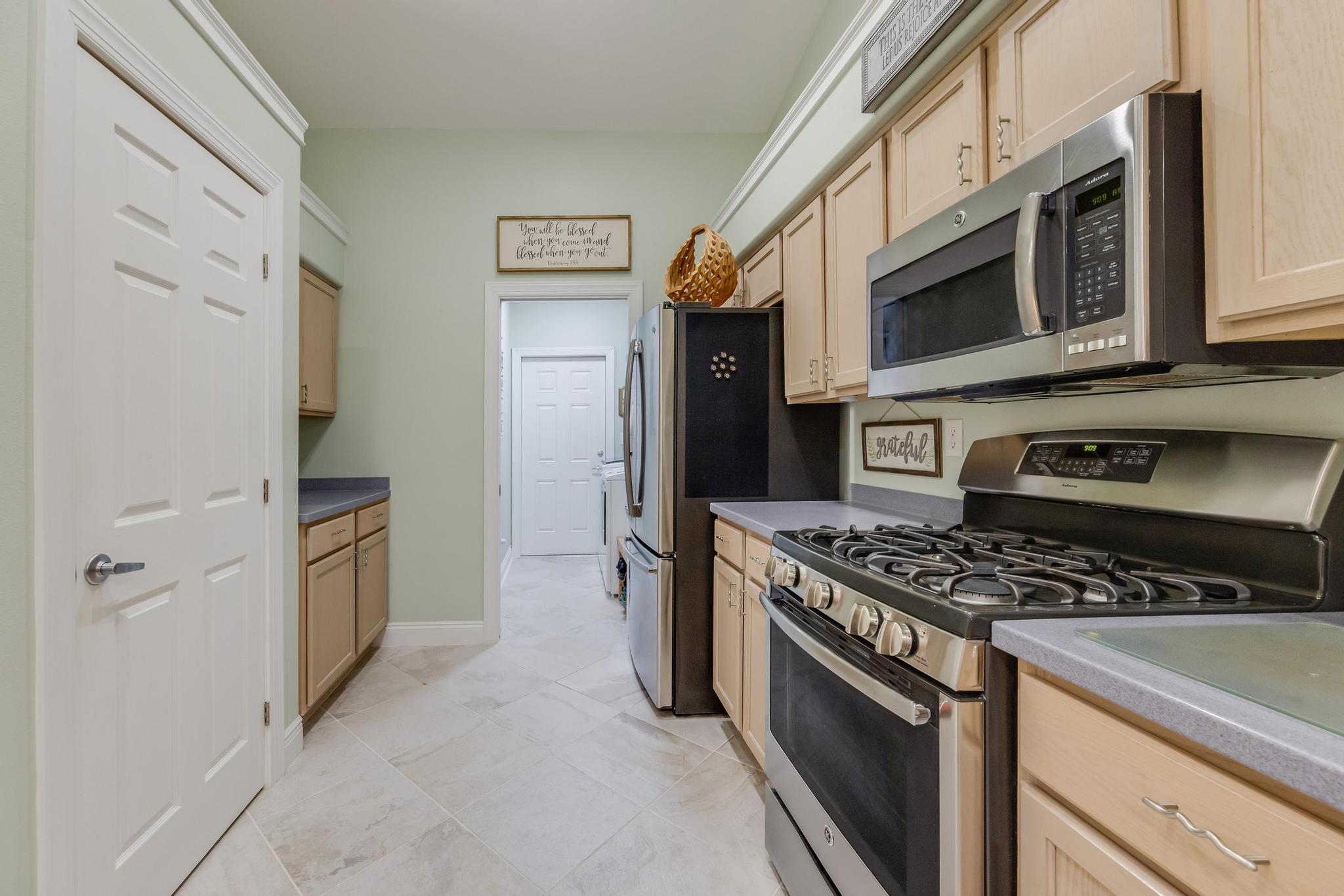 DIAMOND LAKES - Residential