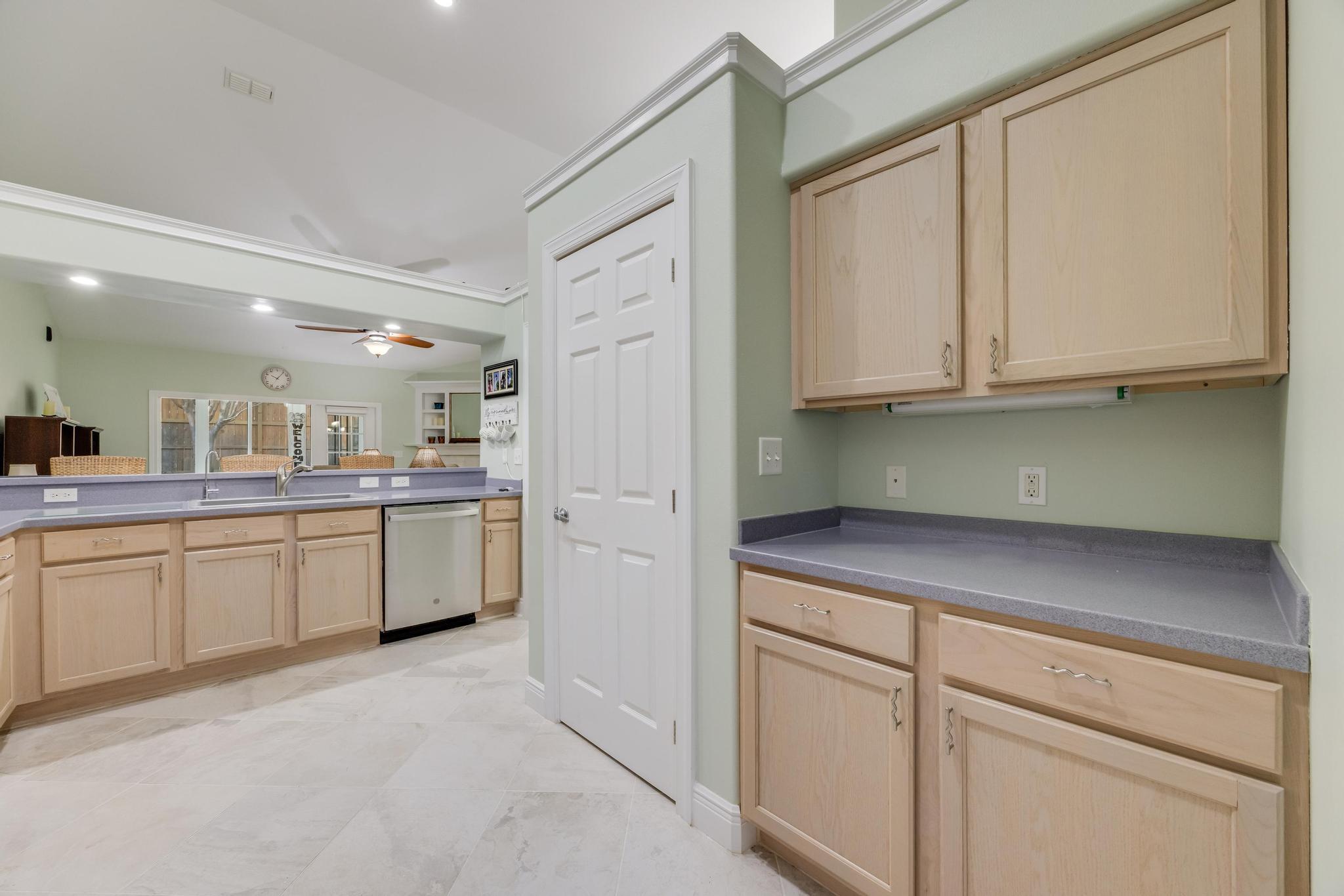 DIAMOND LAKES - Residential
