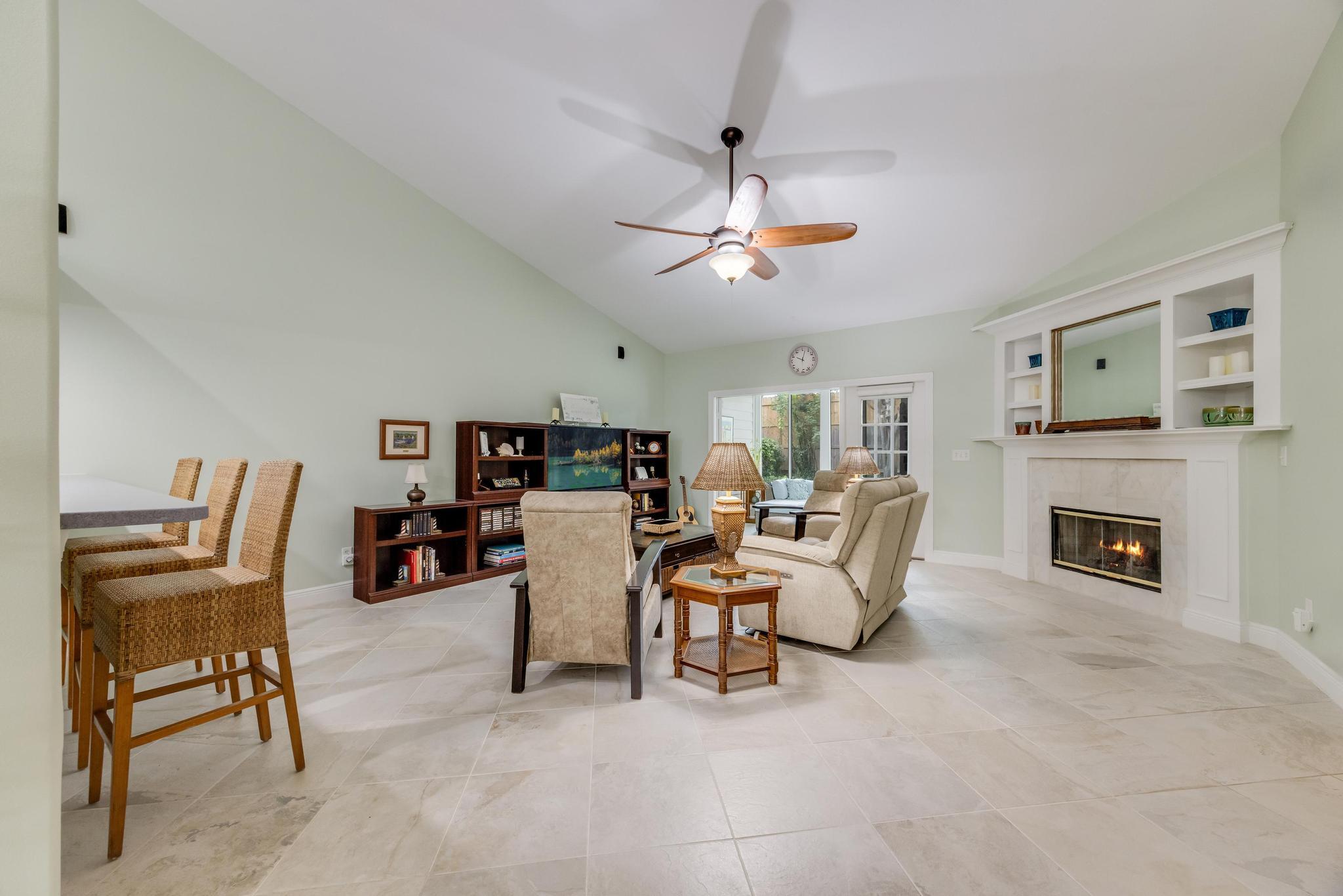 DIAMOND LAKES - Residential