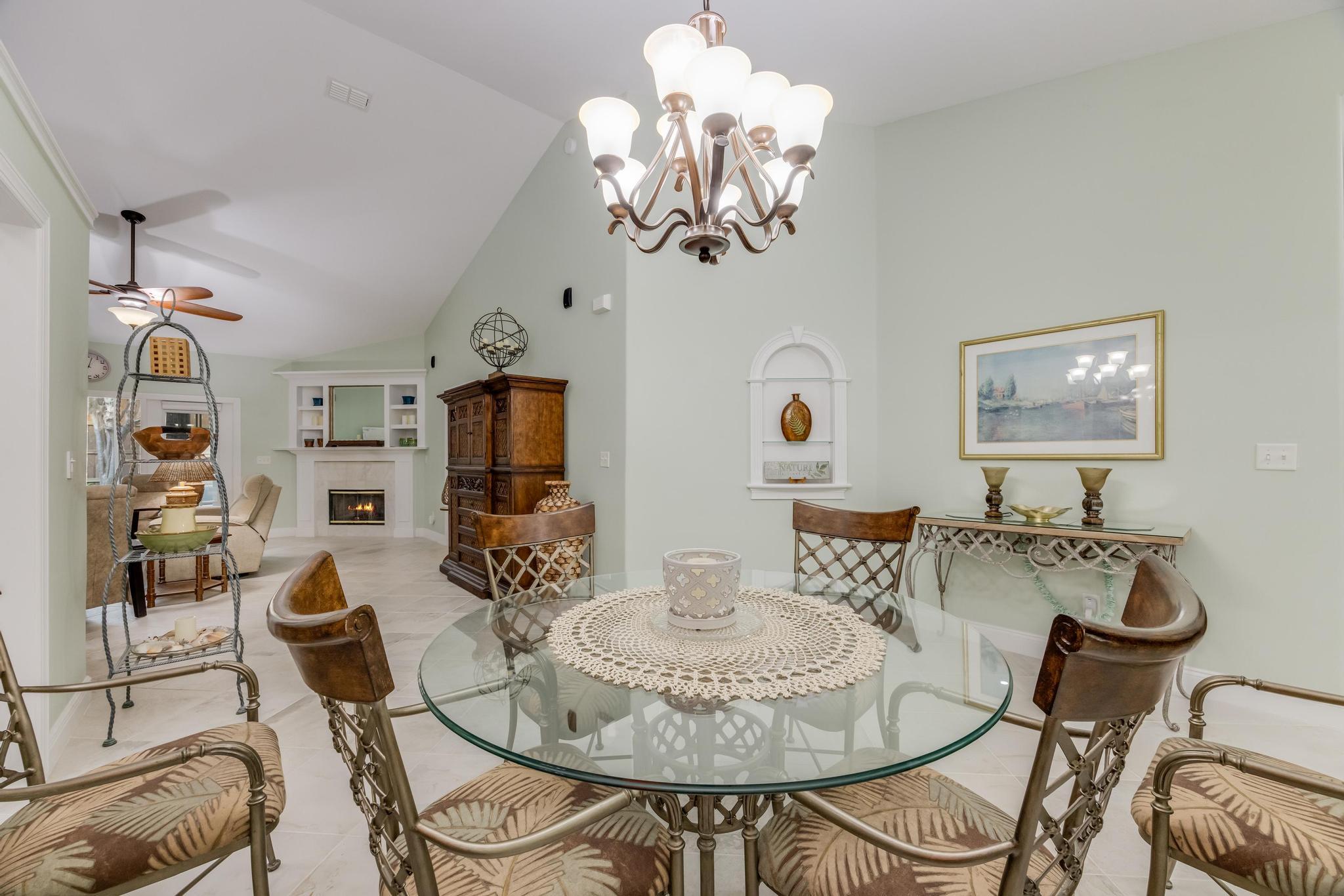 DIAMOND LAKES - Residential