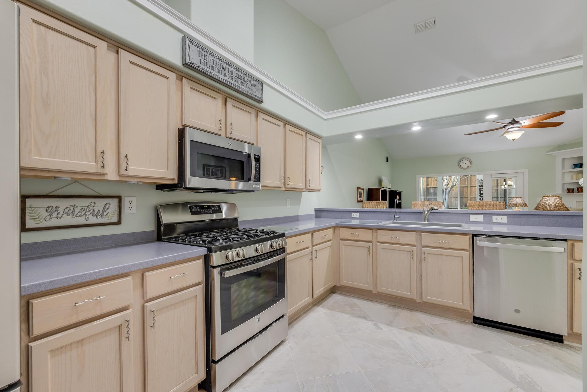 DIAMOND LAKES - Residential