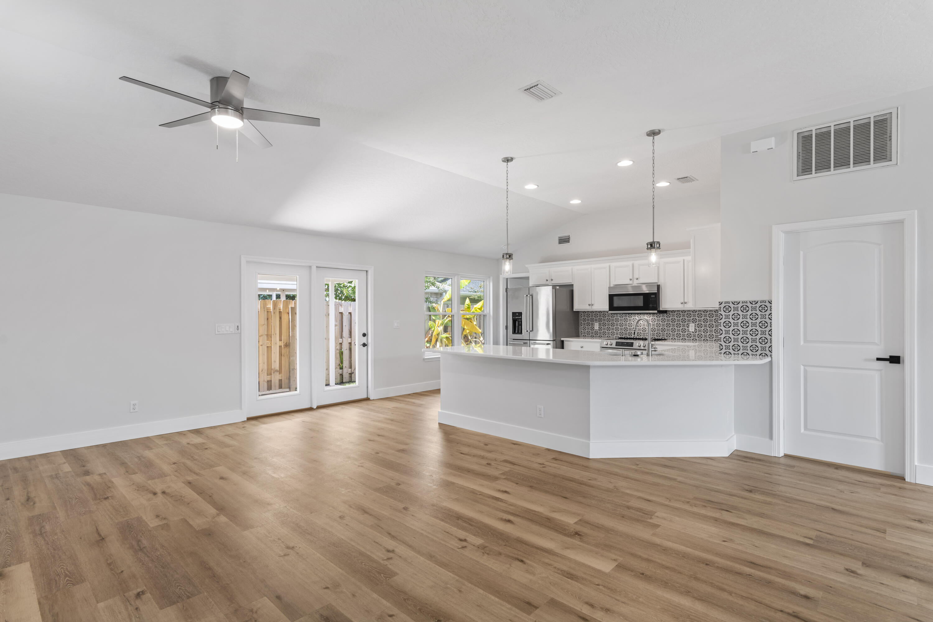 NORTH RIDGE CREEK S/D 1ST ADDN - Residential