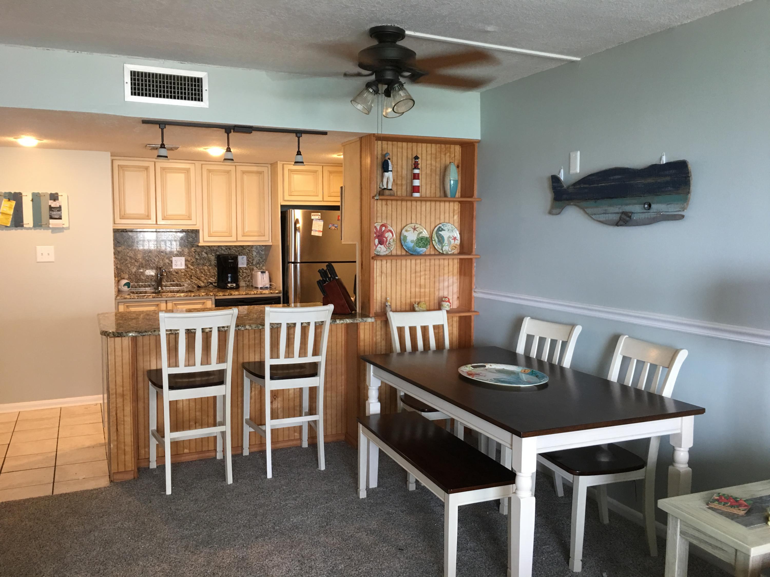 HOLIDAY SURF & RACQUET CLUB - Residential