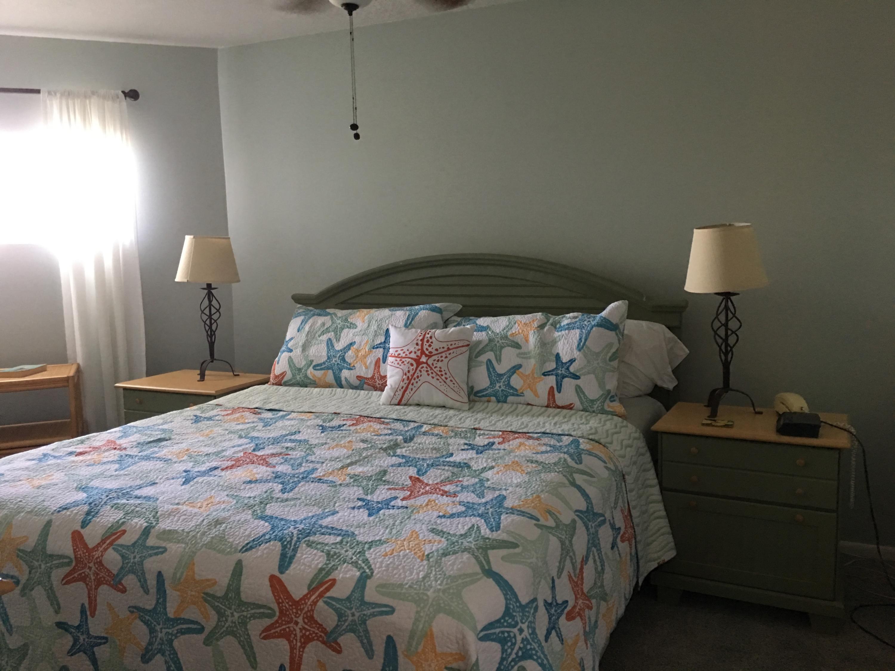 HOLIDAY SURF & RACQUET CLUB - Residential