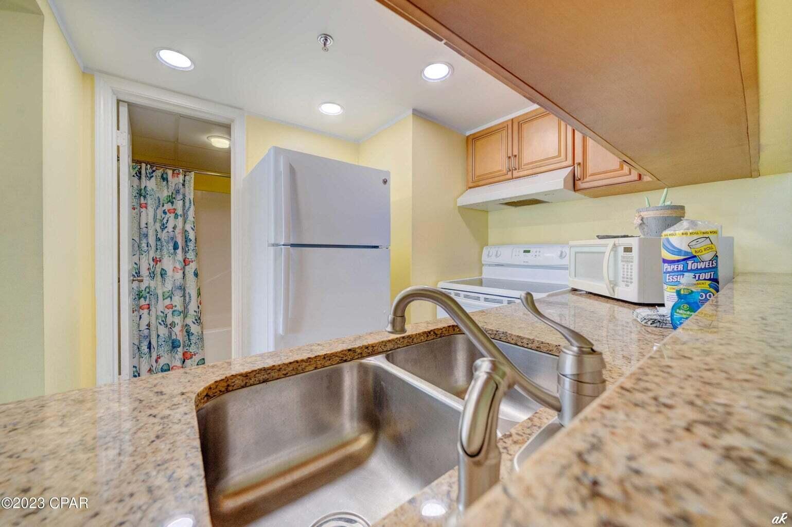 SUNBIRD CONDO - Residential