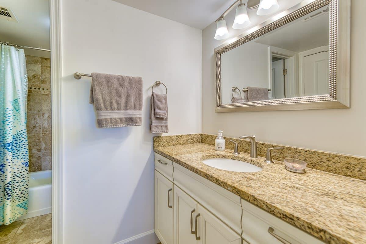BEACH HOUSE CONDO PH 1 - Residential