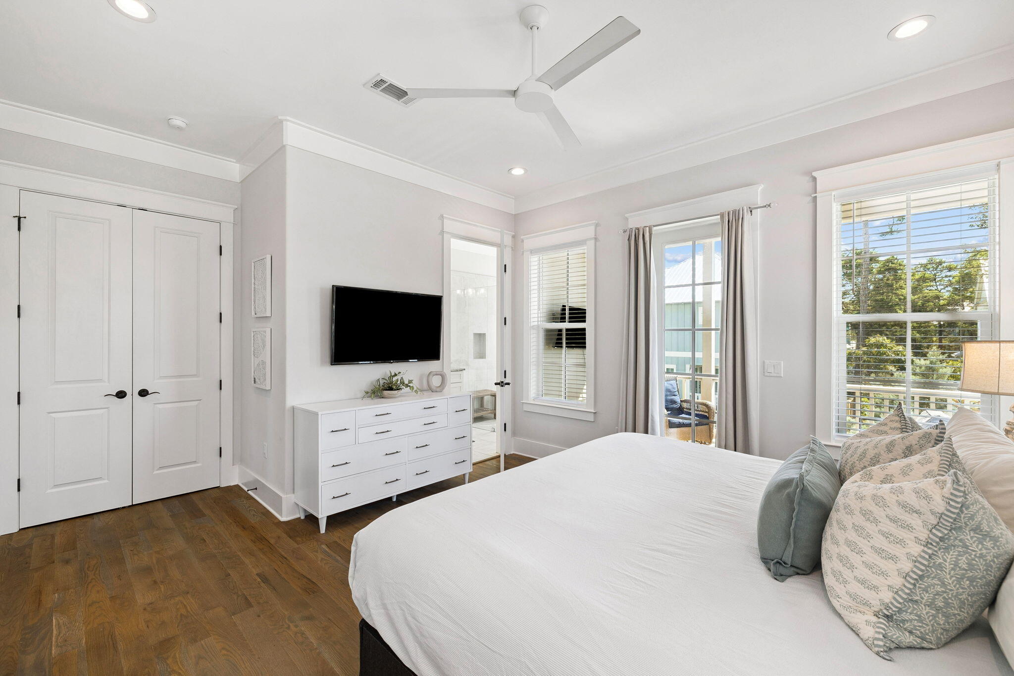 LAKESIDE AT BLUE MOUNTAIN BEACH - Residential