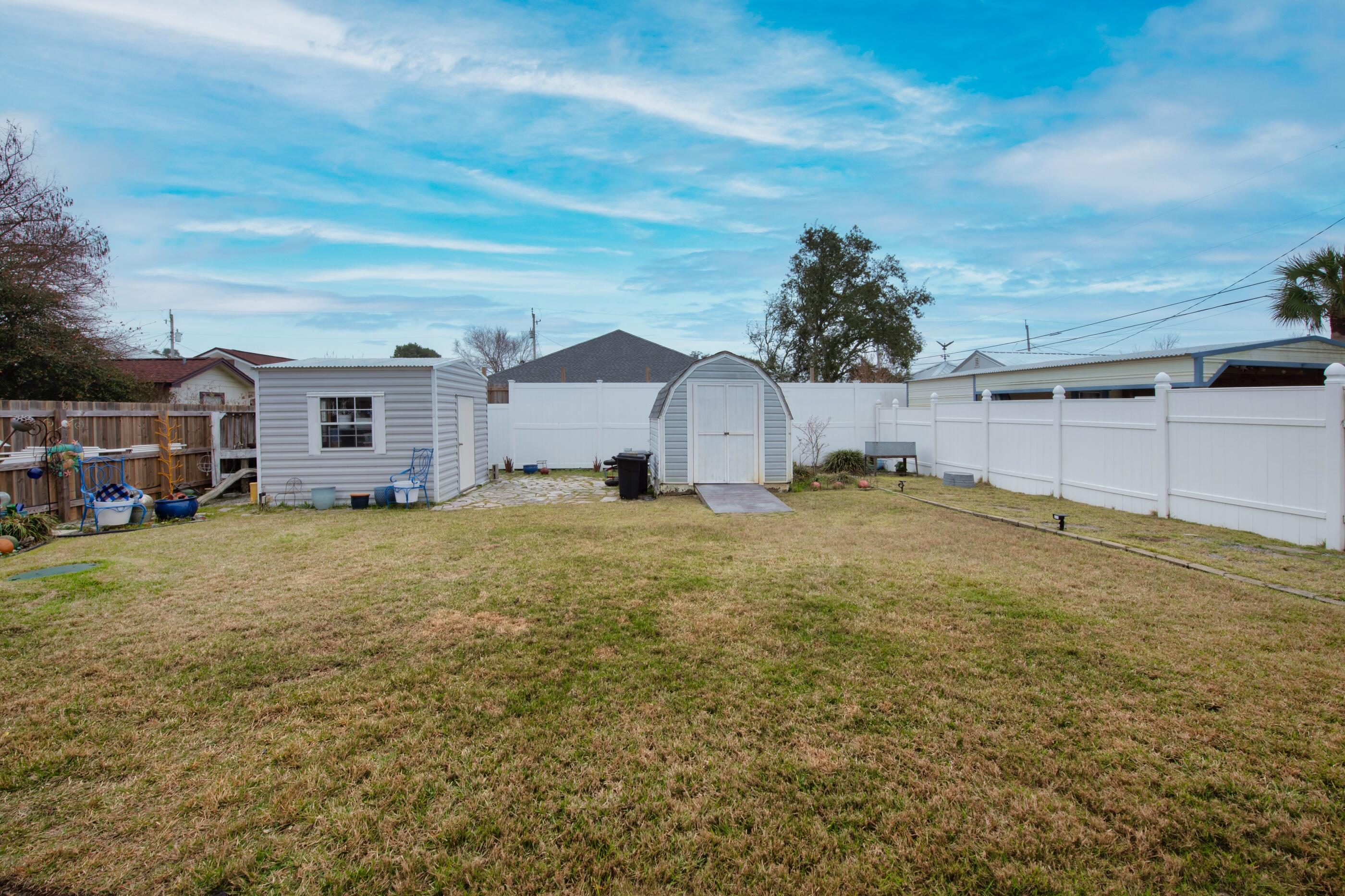 RIVIERA BEACH - Residential