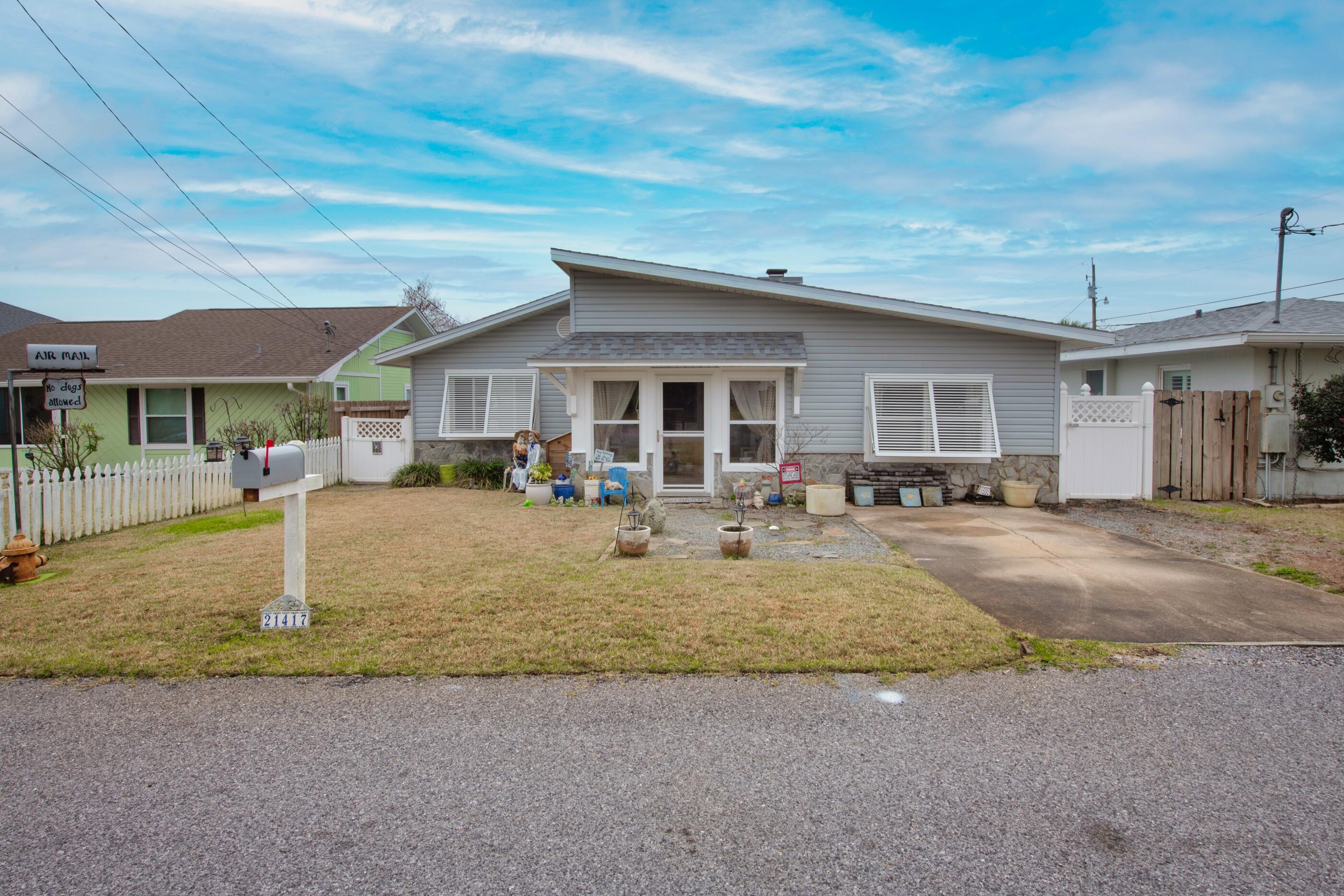 RIVIERA BEACH - Residential