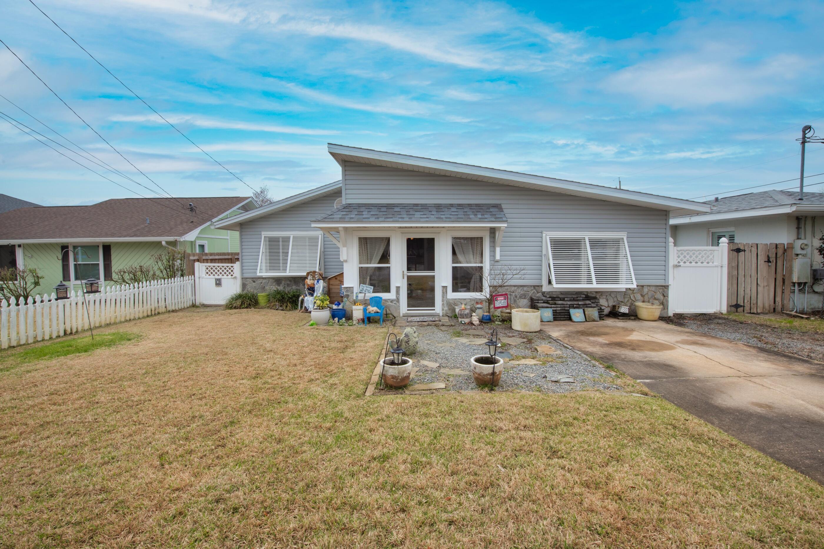 RIVIERA BEACH - Residential