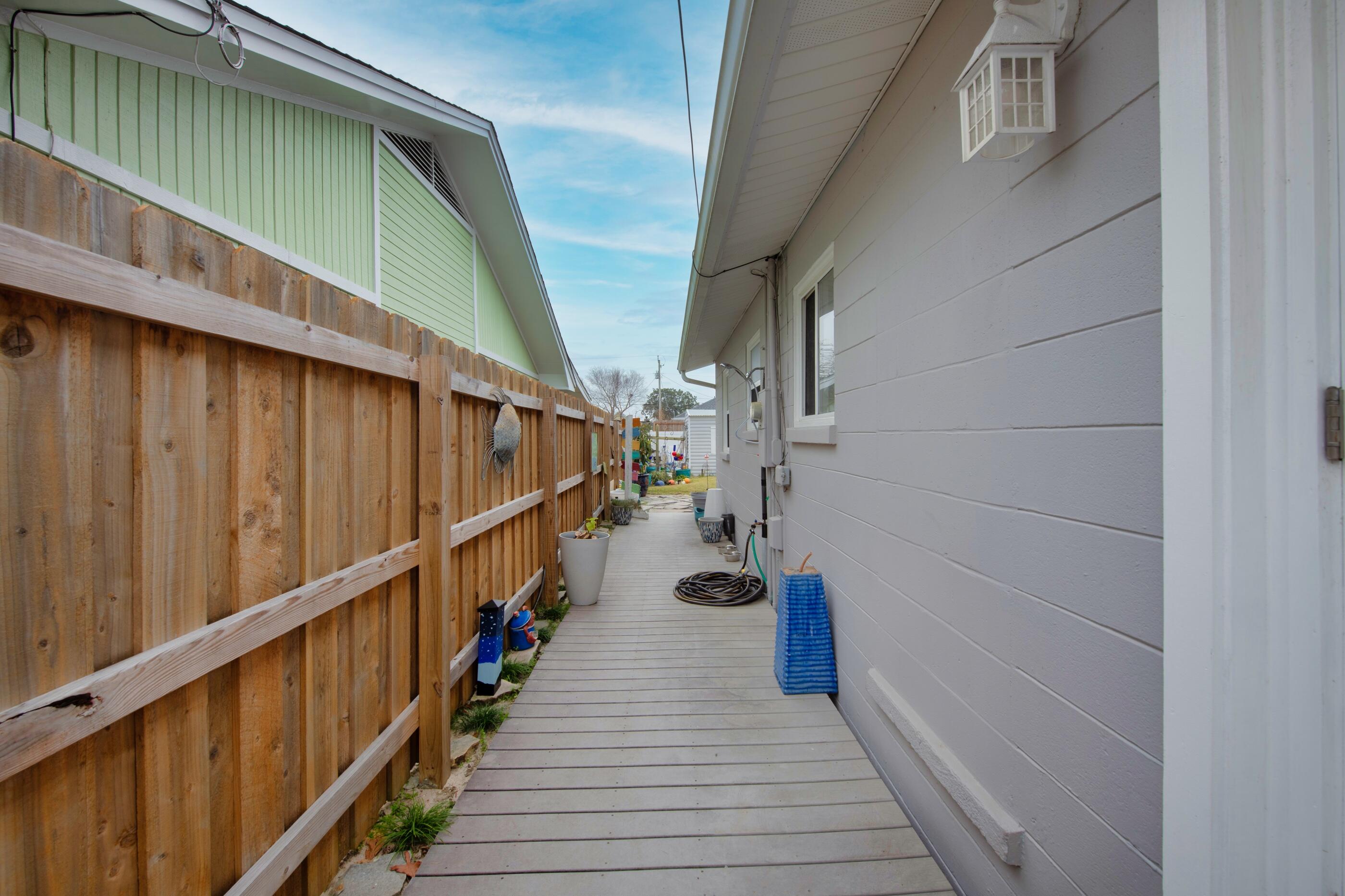 RIVIERA BEACH - Residential