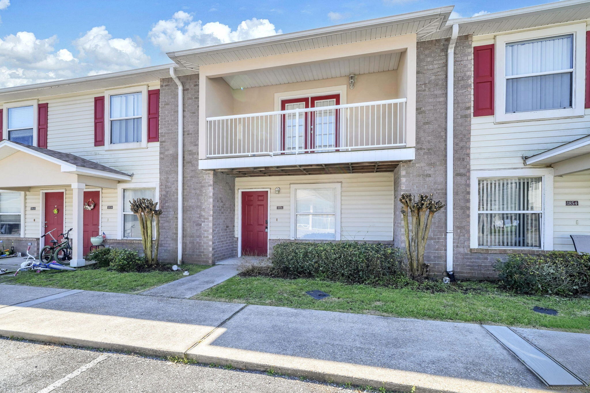 SHAY LIN T/H - Residential Lease