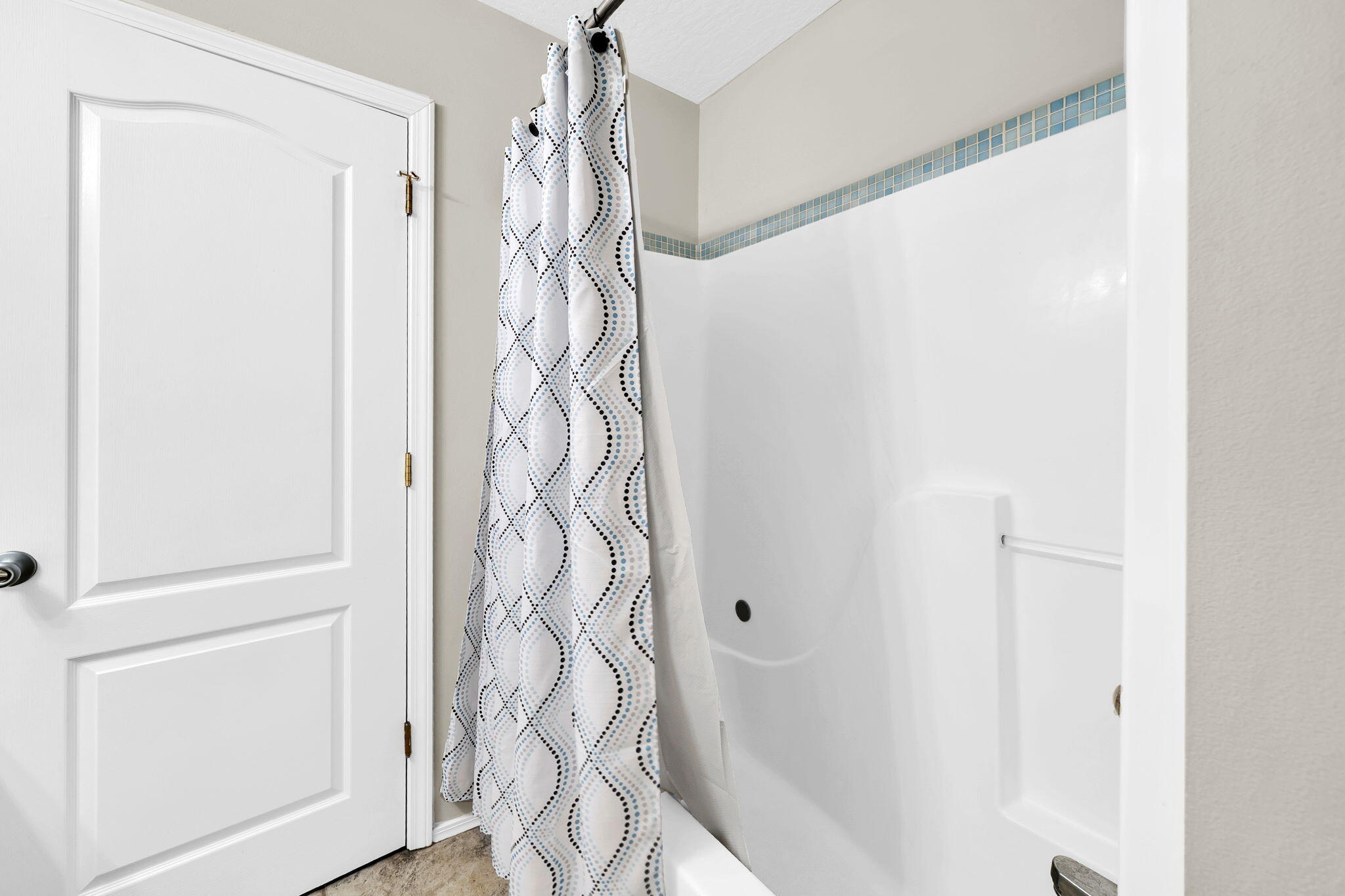 SHAY LIN T/H - Residential Lease