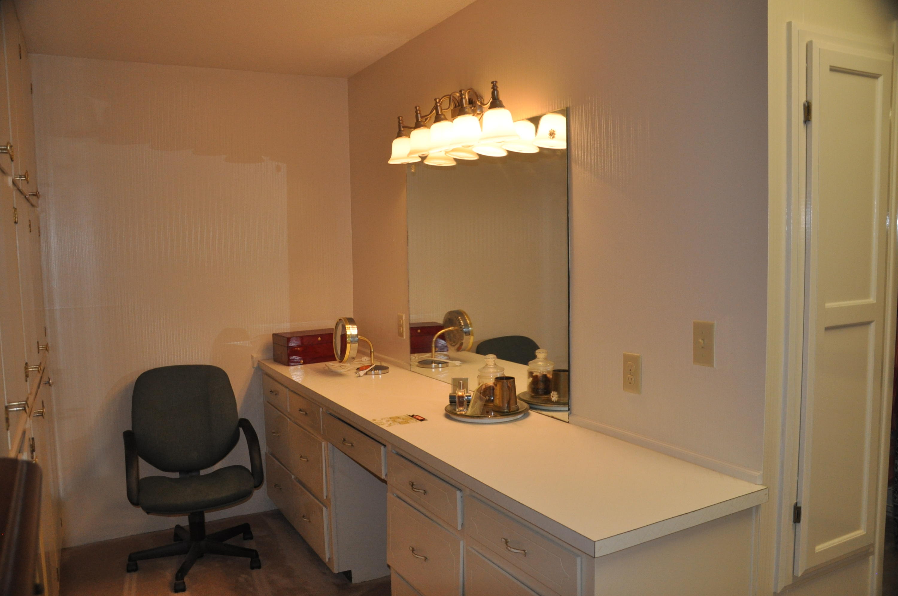 LAKE LORRAINE EST LOT 24 BLK C - Residential