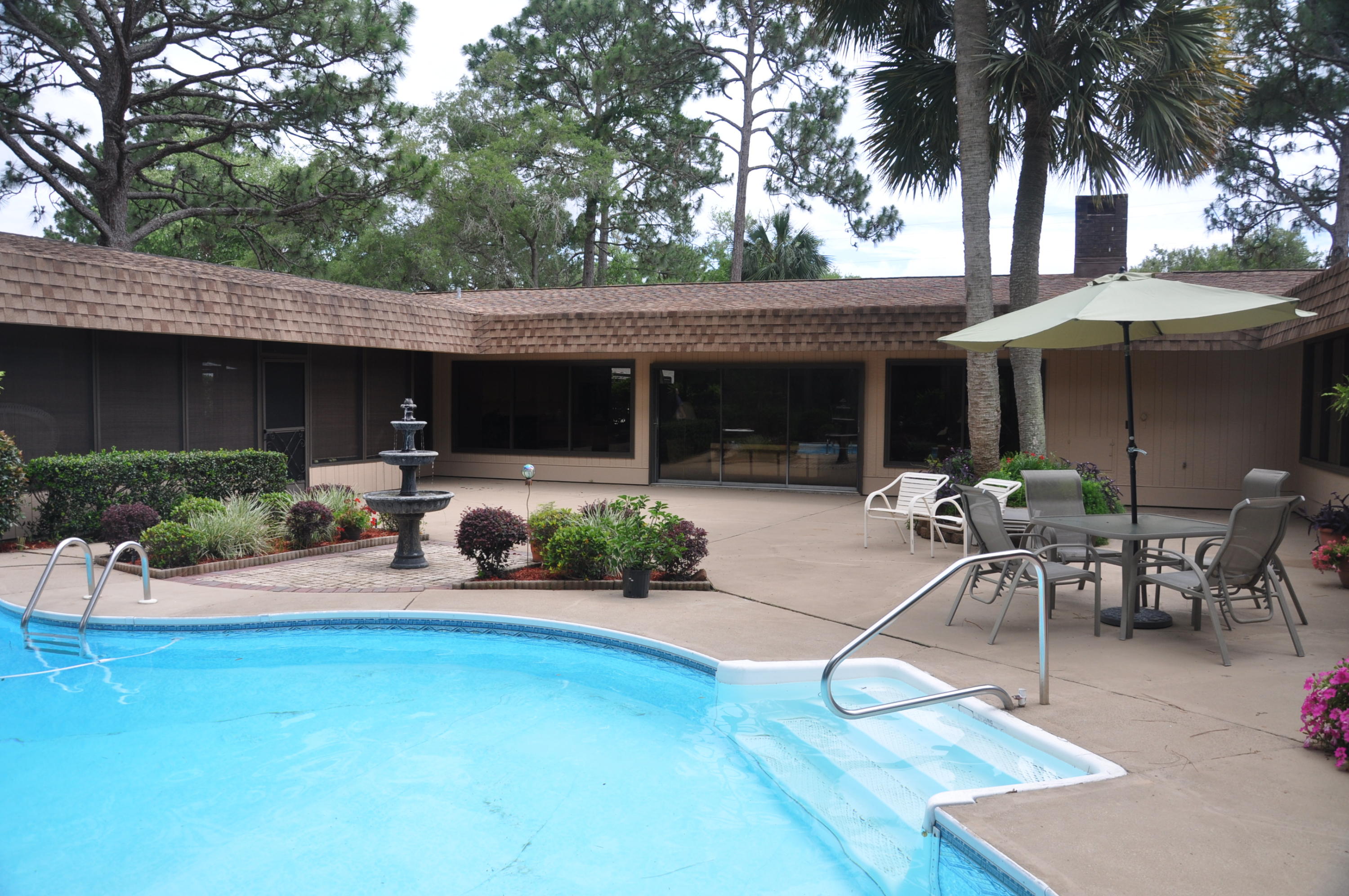 LAKE LORRAINE EST LOT 24 BLK C - Residential