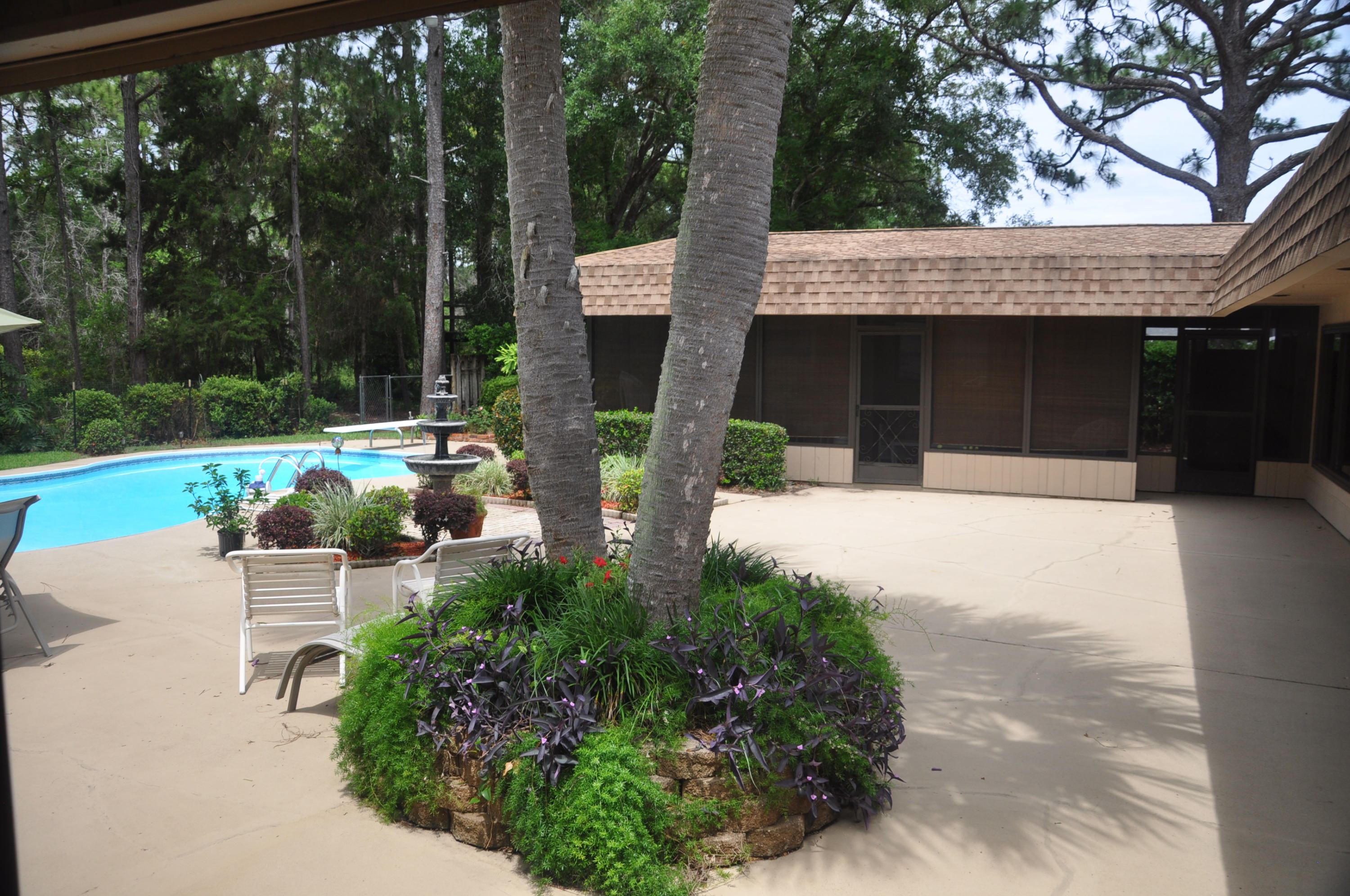 LAKE LORRAINE EST LOT 24 BLK C - Residential