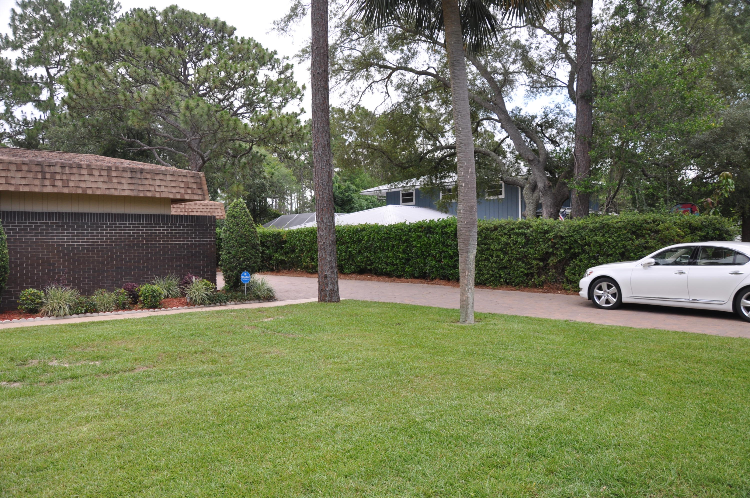 LAKE LORRAINE EST LOT 24 BLK C - Residential