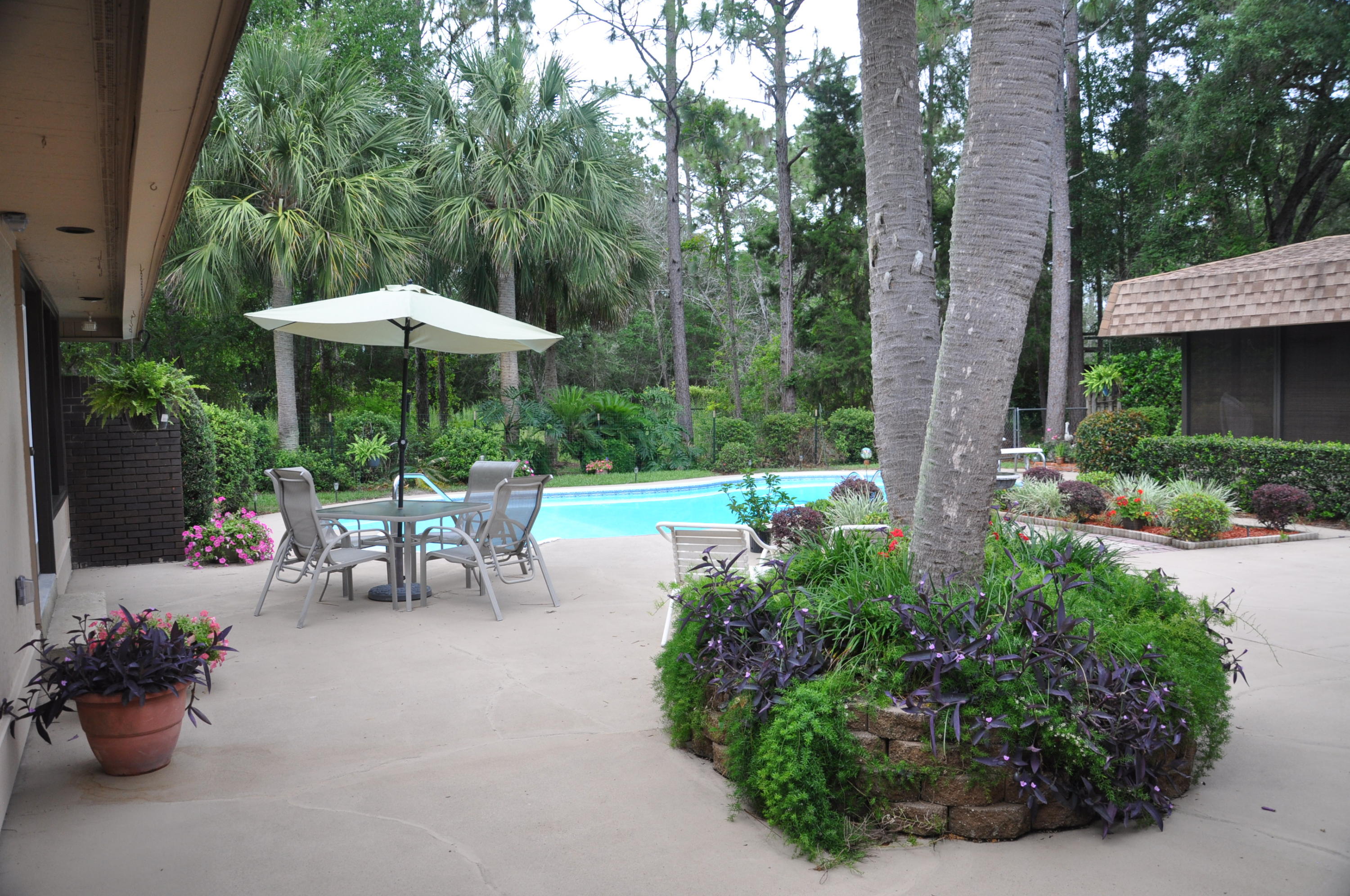 LAKE LORRAINE EST LOT 24 BLK C - Residential