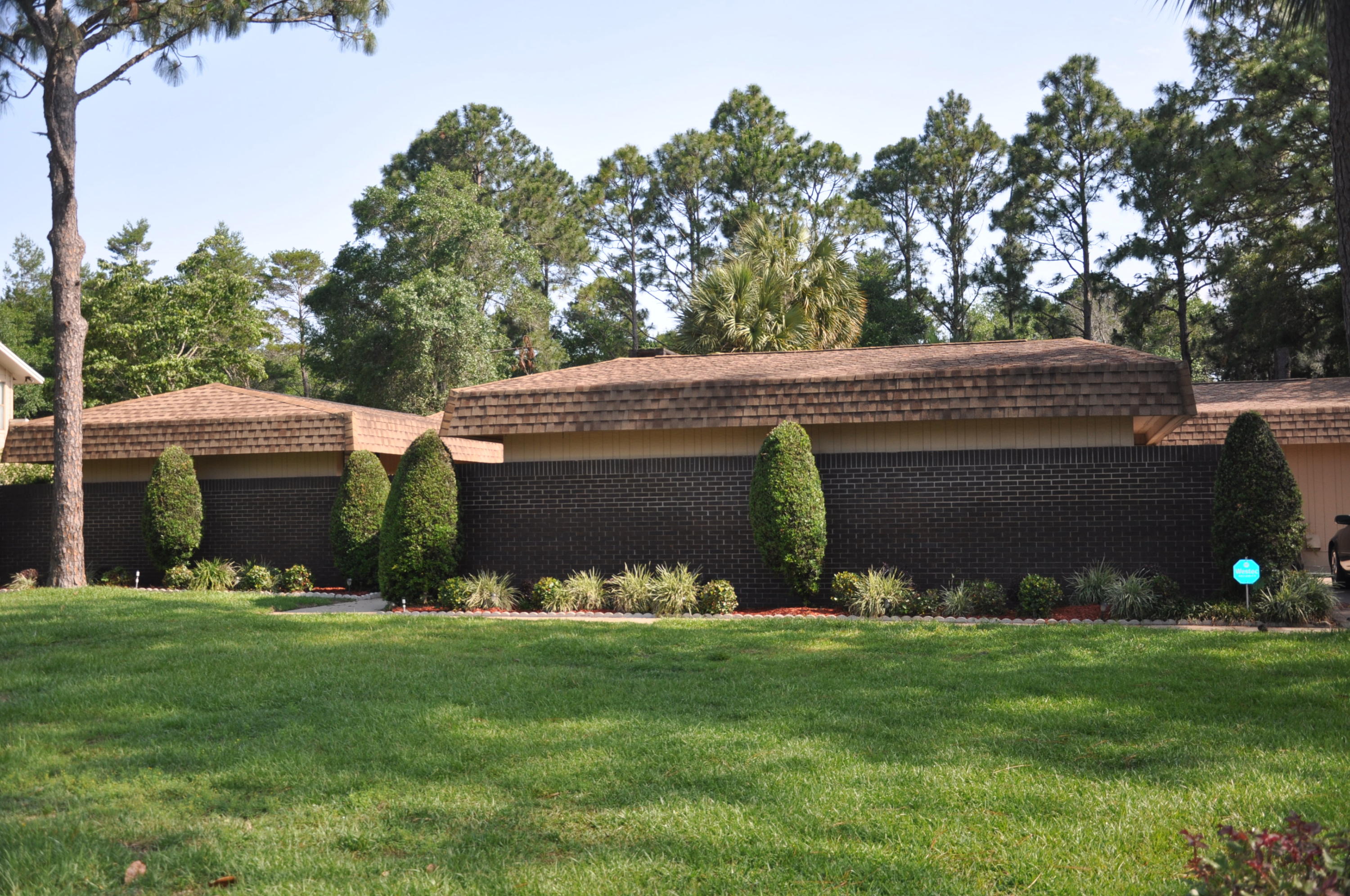 LAKE LORRAINE EST LOT 24 BLK C - Residential