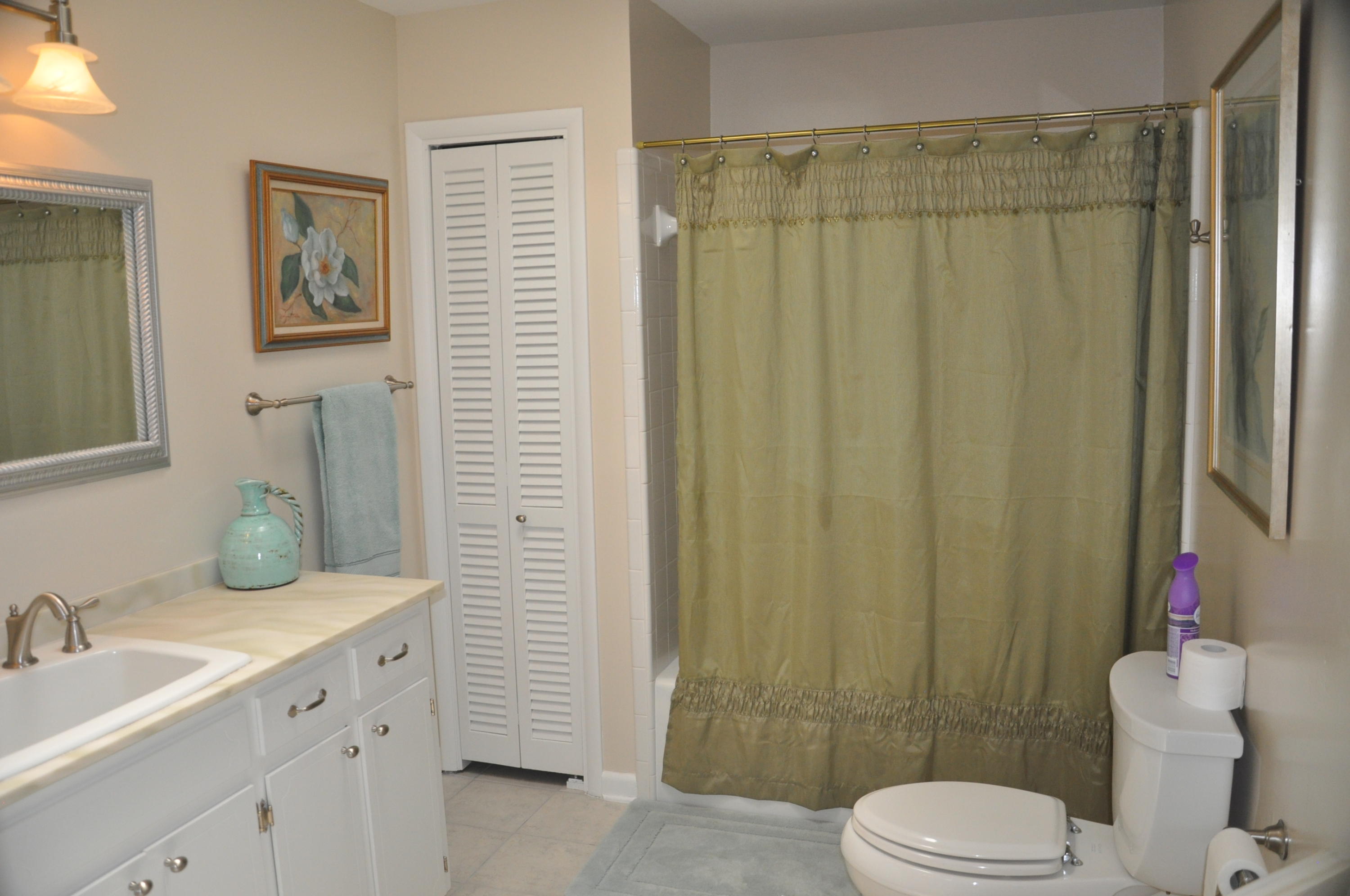 LAKE LORRAINE EST LOT 24 BLK C - Residential