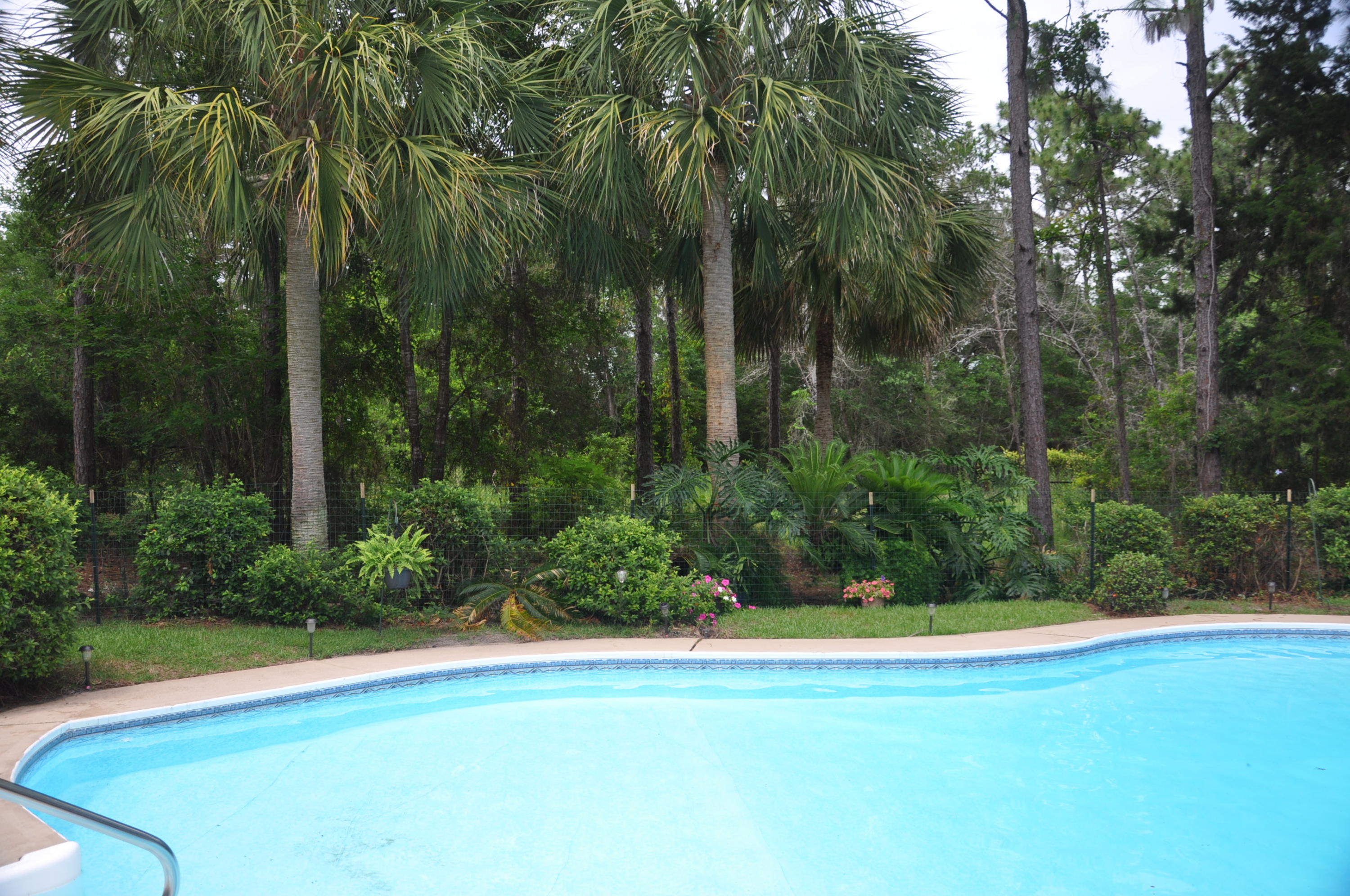 LAKE LORRAINE EST LOT 24 BLK C - Residential