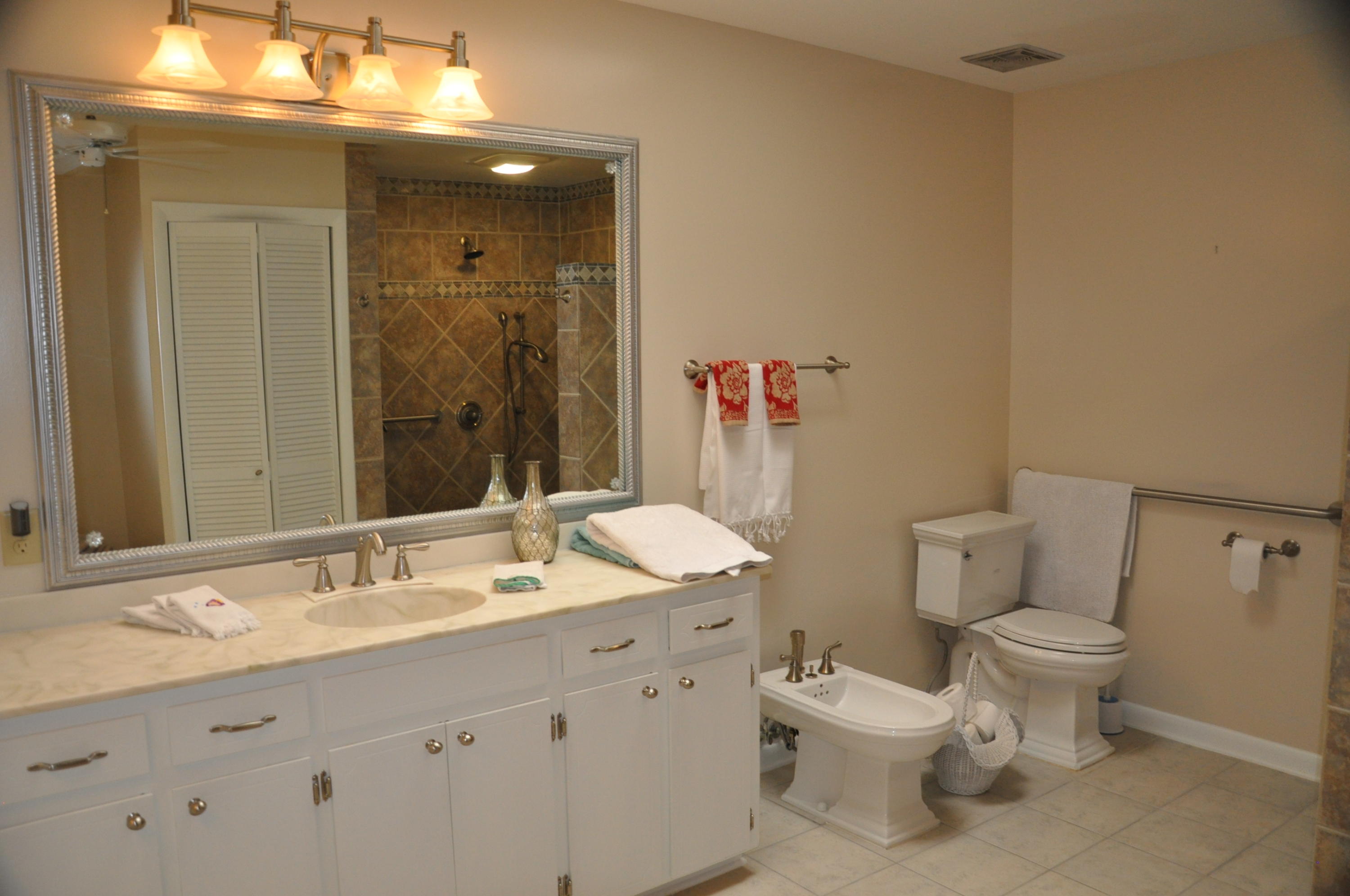 LAKE LORRAINE EST LOT 24 BLK C - Residential