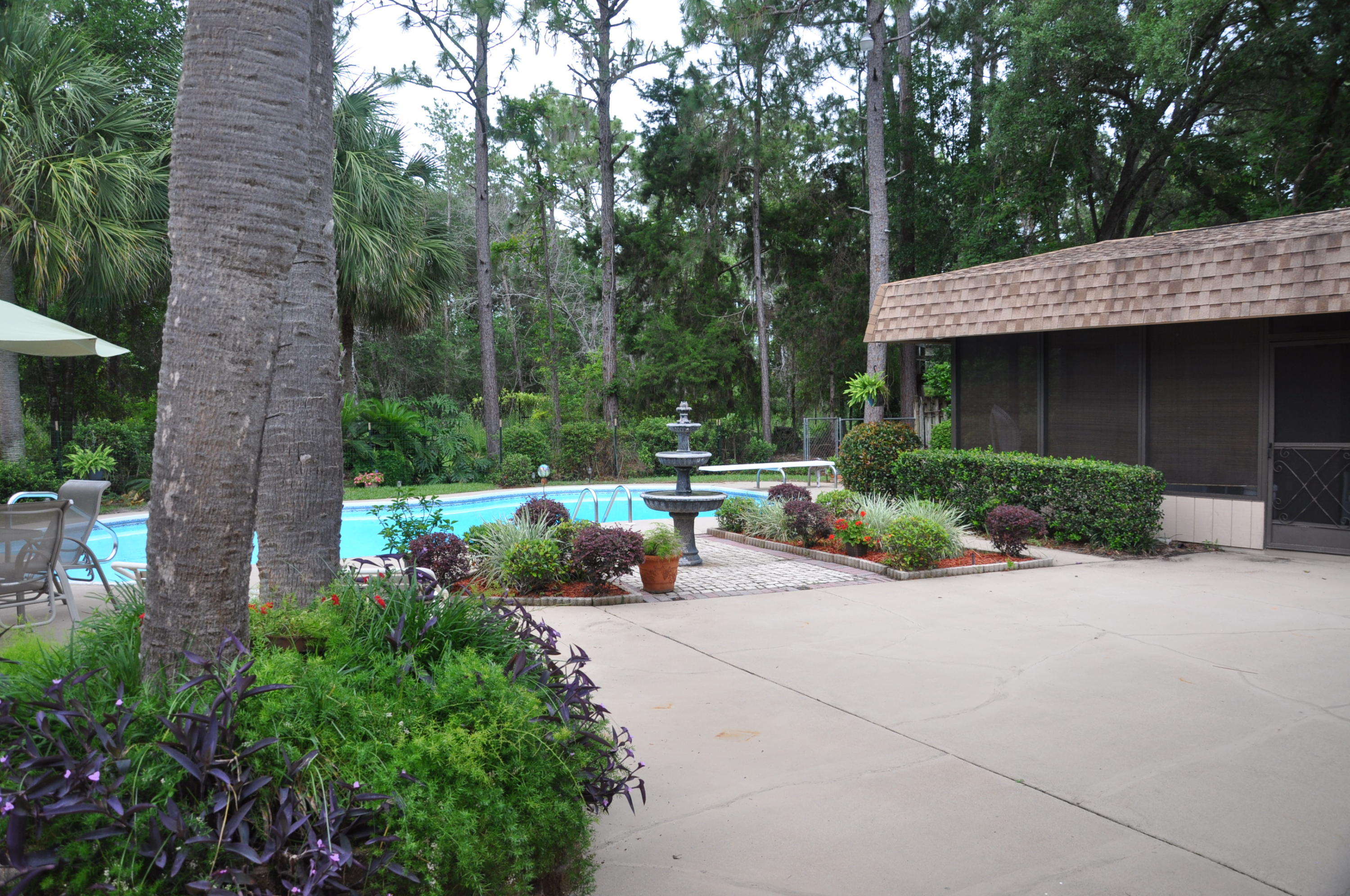 LAKE LORRAINE EST LOT 24 BLK C - Residential