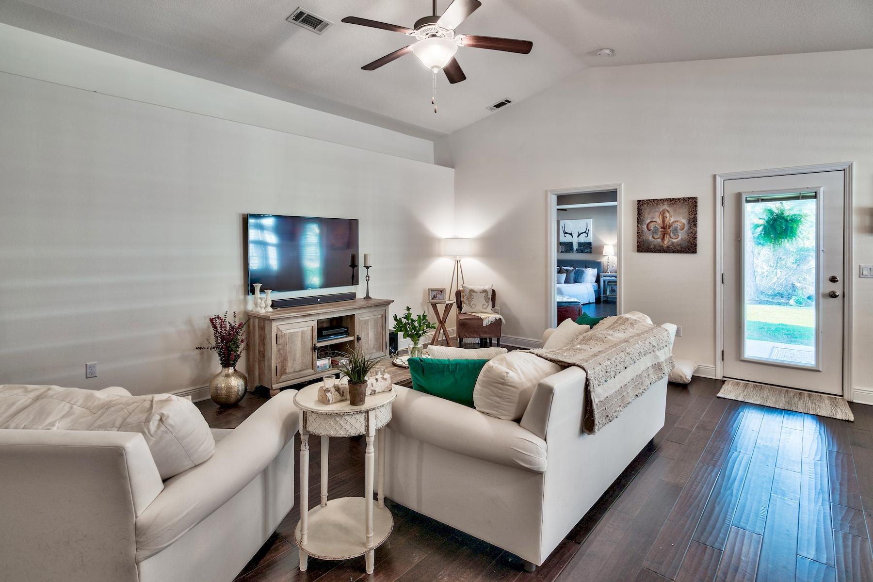 EAGLE BAY - Residential