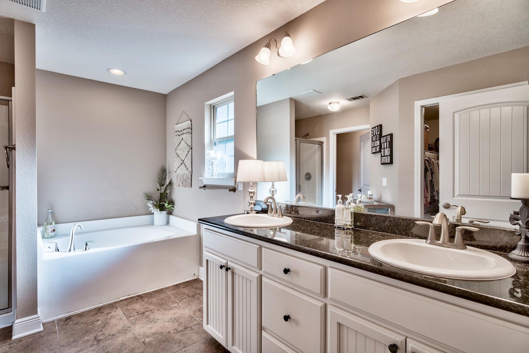 EAGLE BAY - Residential