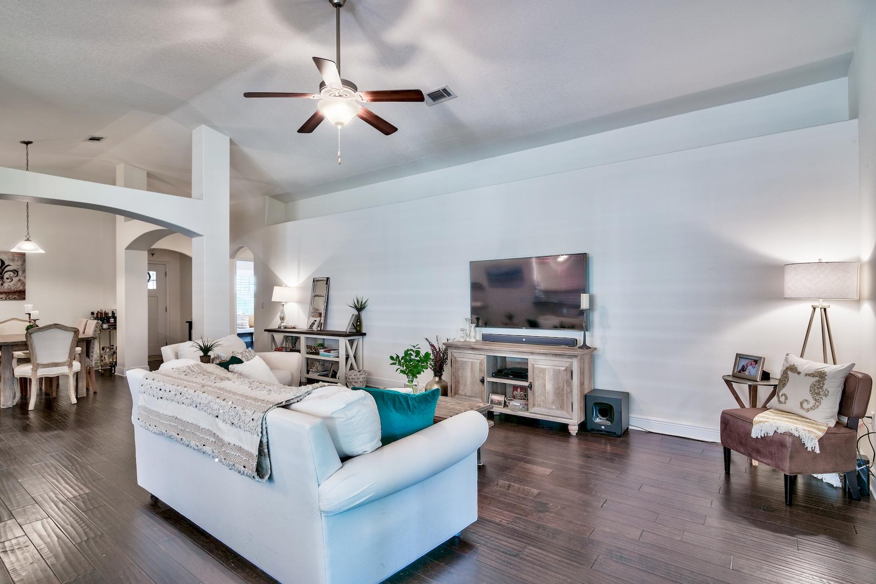 EAGLE BAY - Residential