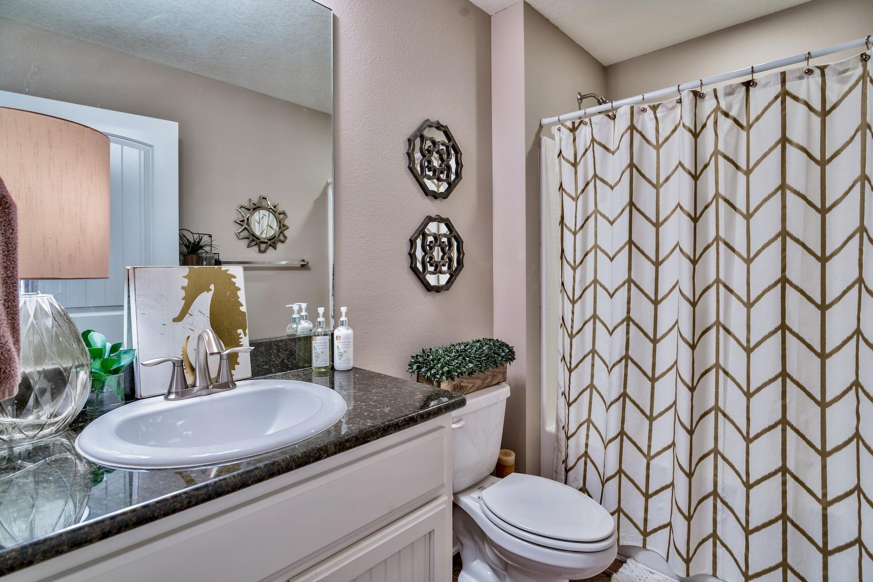 EAGLE BAY - Residential