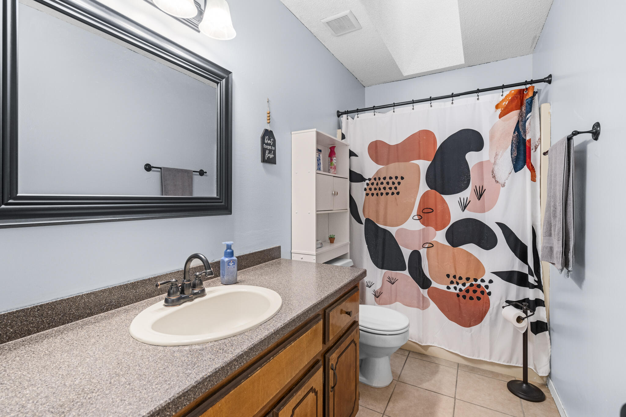 COLINA DEL ORO - Residential Lease