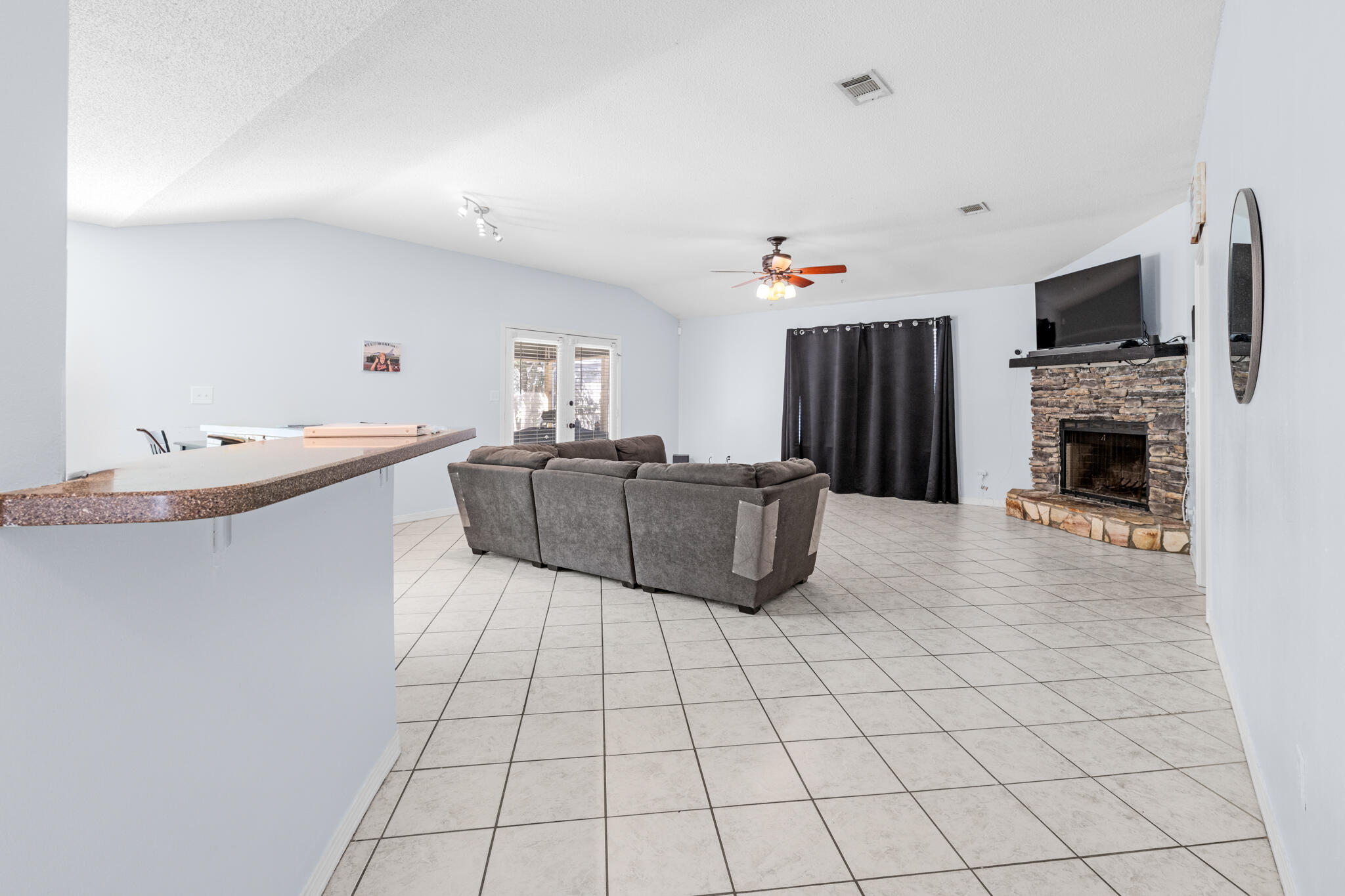 COLINA DEL ORO - Residential Lease