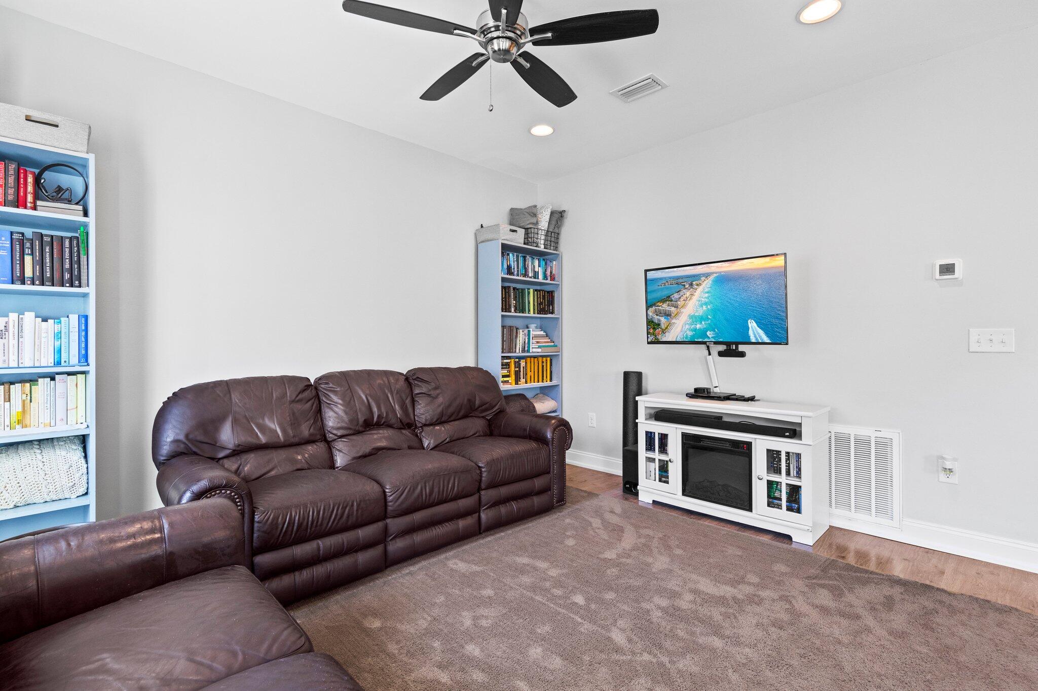 CARONDOLET T/H - Residential