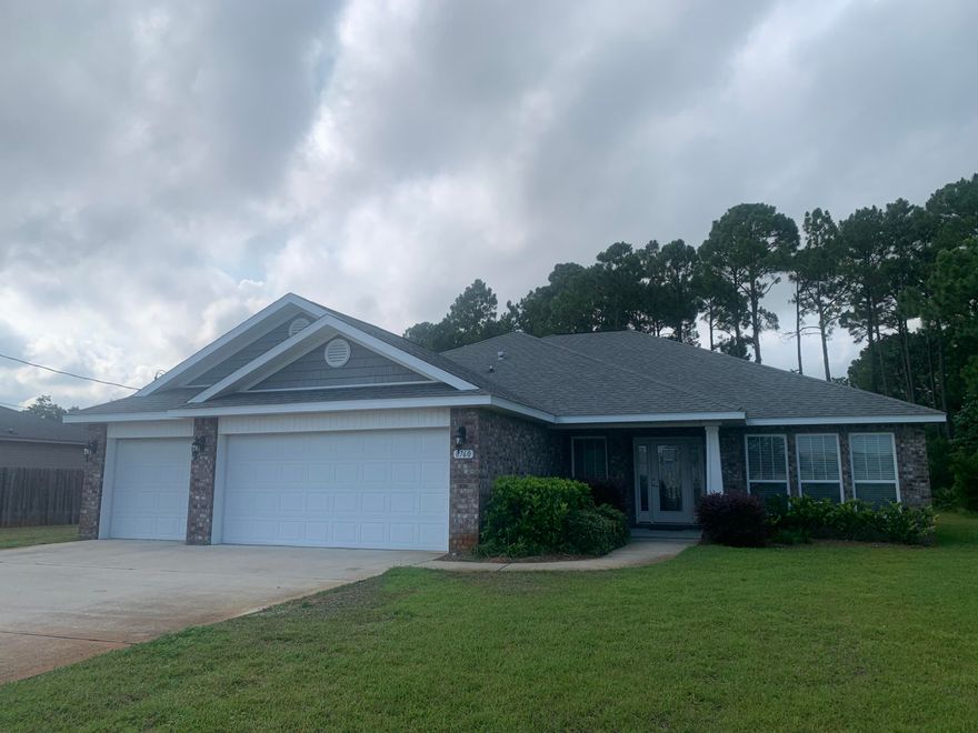*Prior Builder Model Home with 2'x6' Exterior Construction on .46 acre (100x200) in the Heart of Navarre (Location, Location, Location !) * Open Concept Split Bedroom Plan with 4 Bedrooms, 3 Full Baths, Flex Rm, Breakfast Area, Dining Rm, Family Rm, Additional Living Area 14' x 14' & 3 Car Garage * Luxury Wood Vinyl Plank in Wet Areas & Main Living Areas * Family Room has 10 Ft Flat Ceilings * Kitchen Features: Granite Countertops, Stainless Steel Appliances, Large Island & Walk in Pantry  *Main Bath: Builder's Signature Zero entry Walk in Tile Shower, Tile Floor, Double Sink Vanity, Separate Soaking Tub & 2 Walk-in Closets *Other Features: Large Laundry Rm, Ceiling Fans, Blinds, Covered Rear Lanai, Irrigation System with Lawn Pump & Well for Sodded Areas * No HOA *