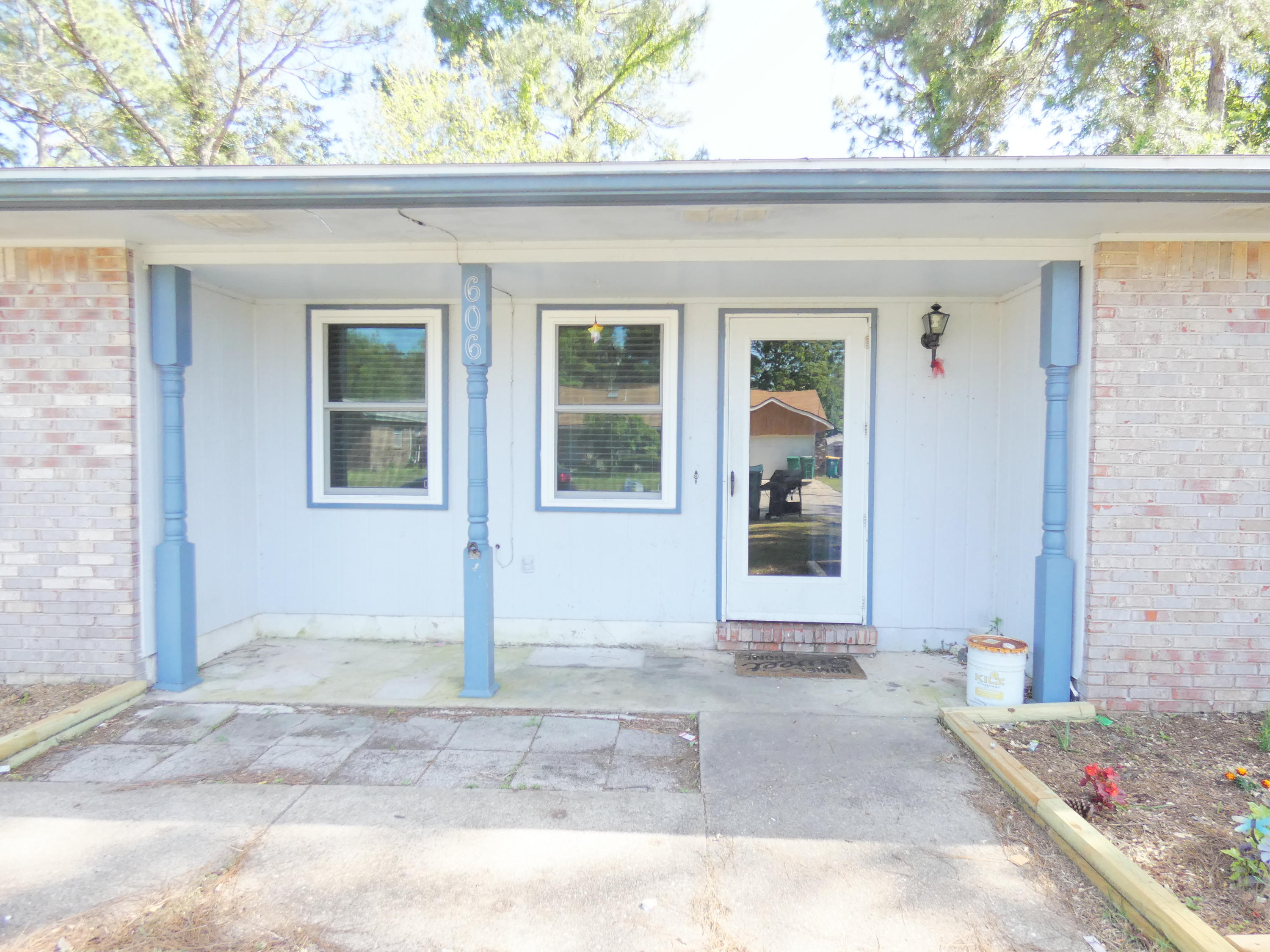 TANGLEWOOD S/D 1ST ADDN - Residential