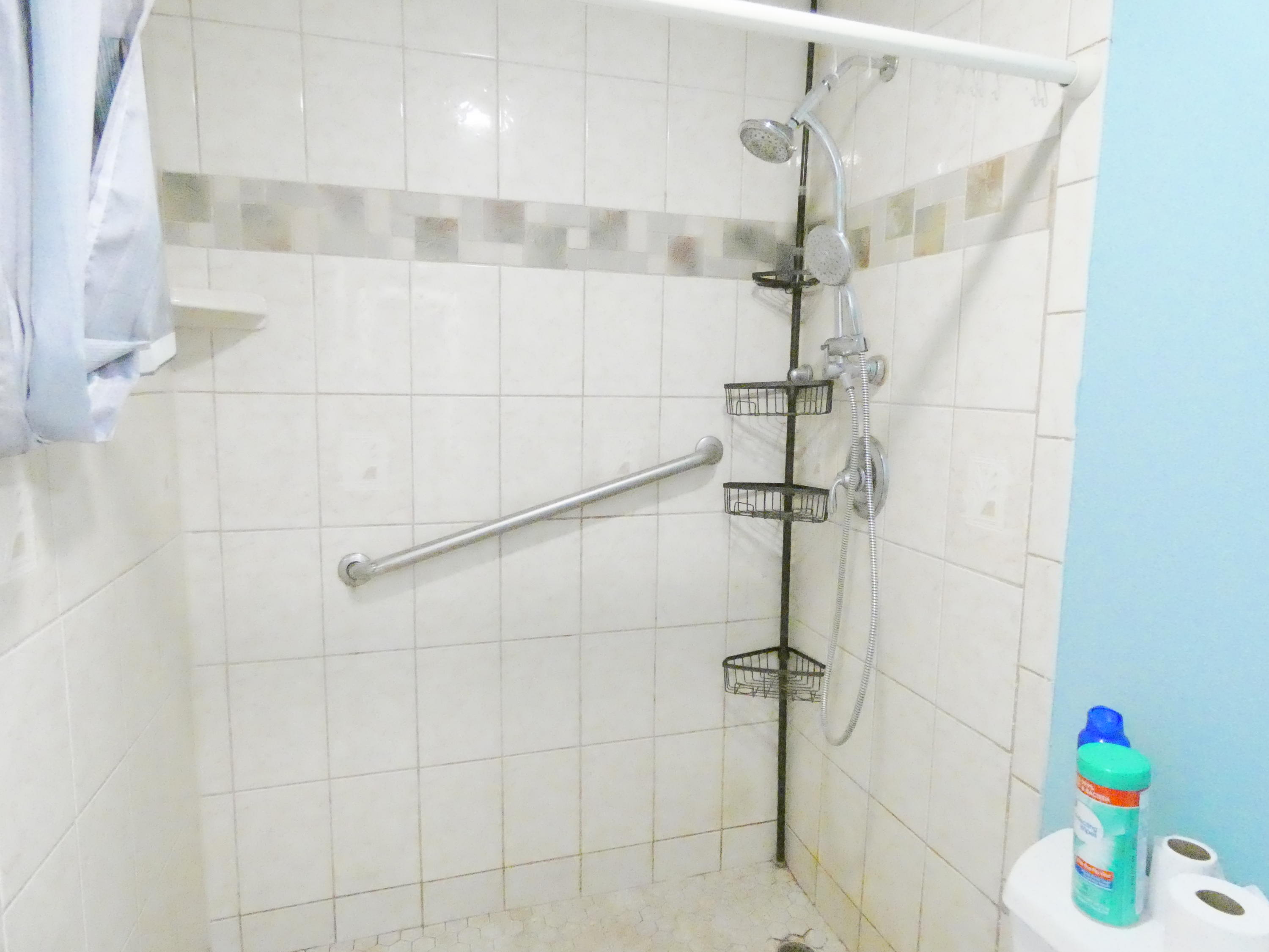 TANGLEWOOD S/D 1ST ADDN - Residential