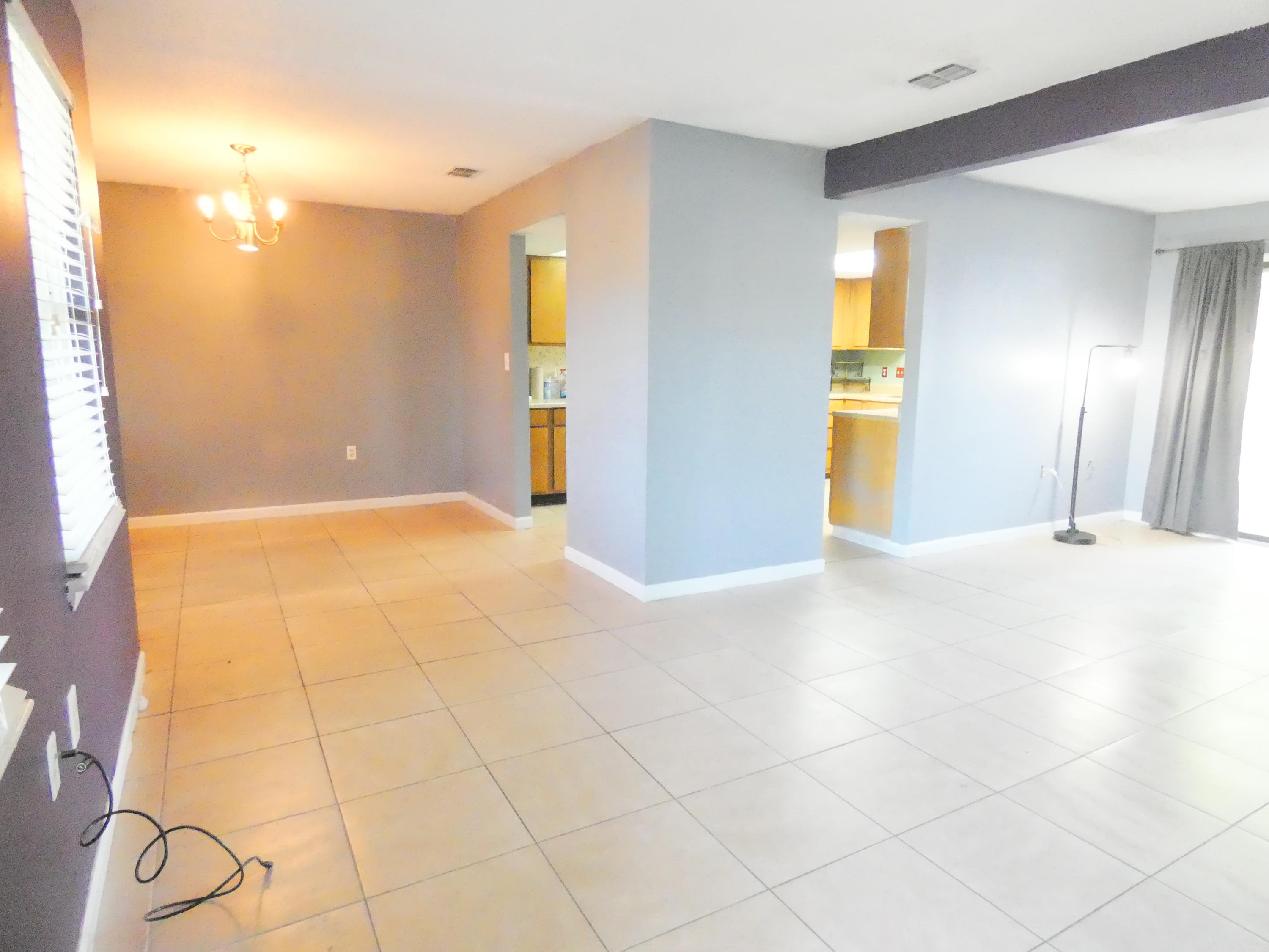 TANGLEWOOD S/D 1ST ADDN - Residential