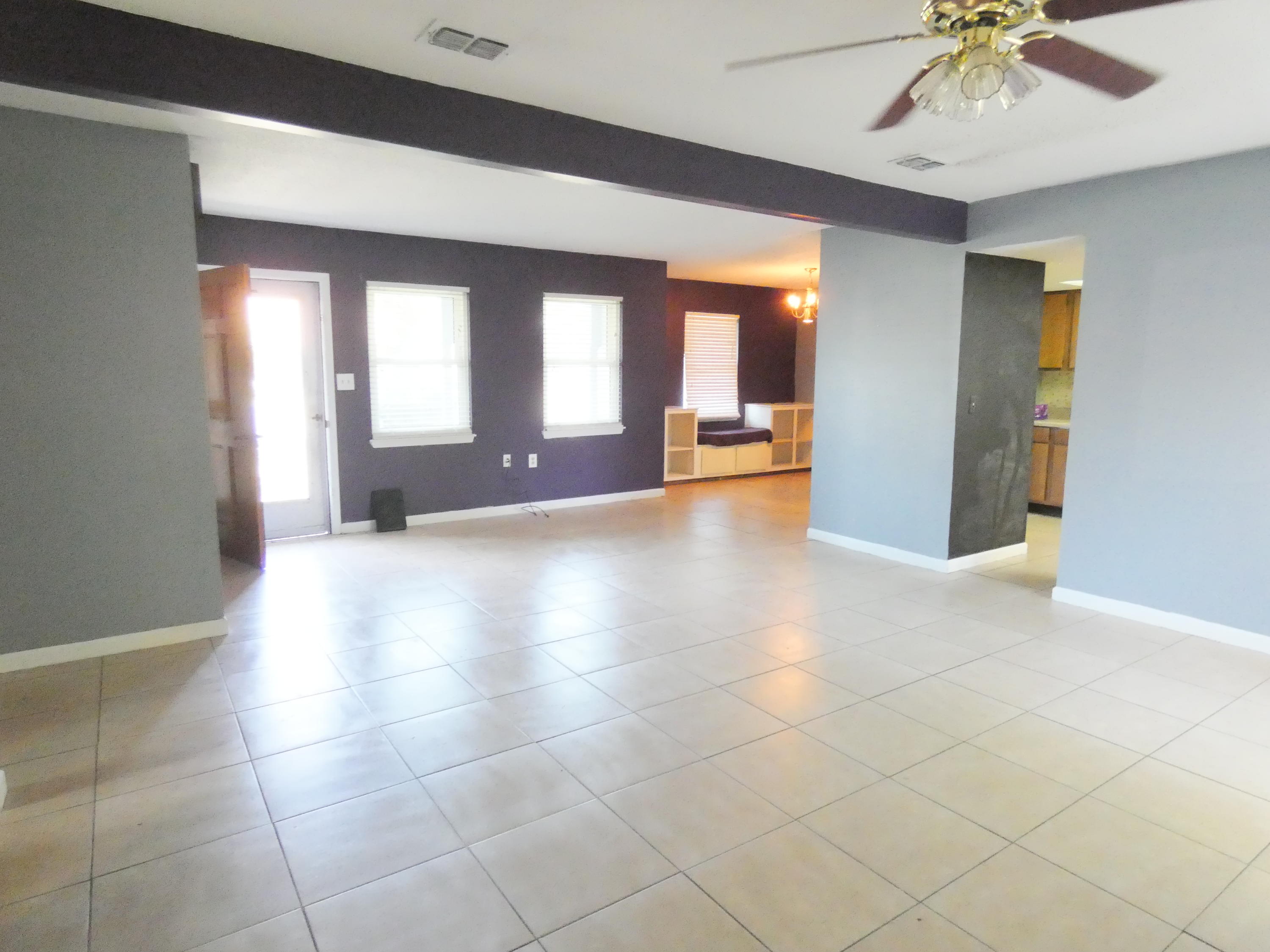 TANGLEWOOD S/D 1ST ADDN - Residential